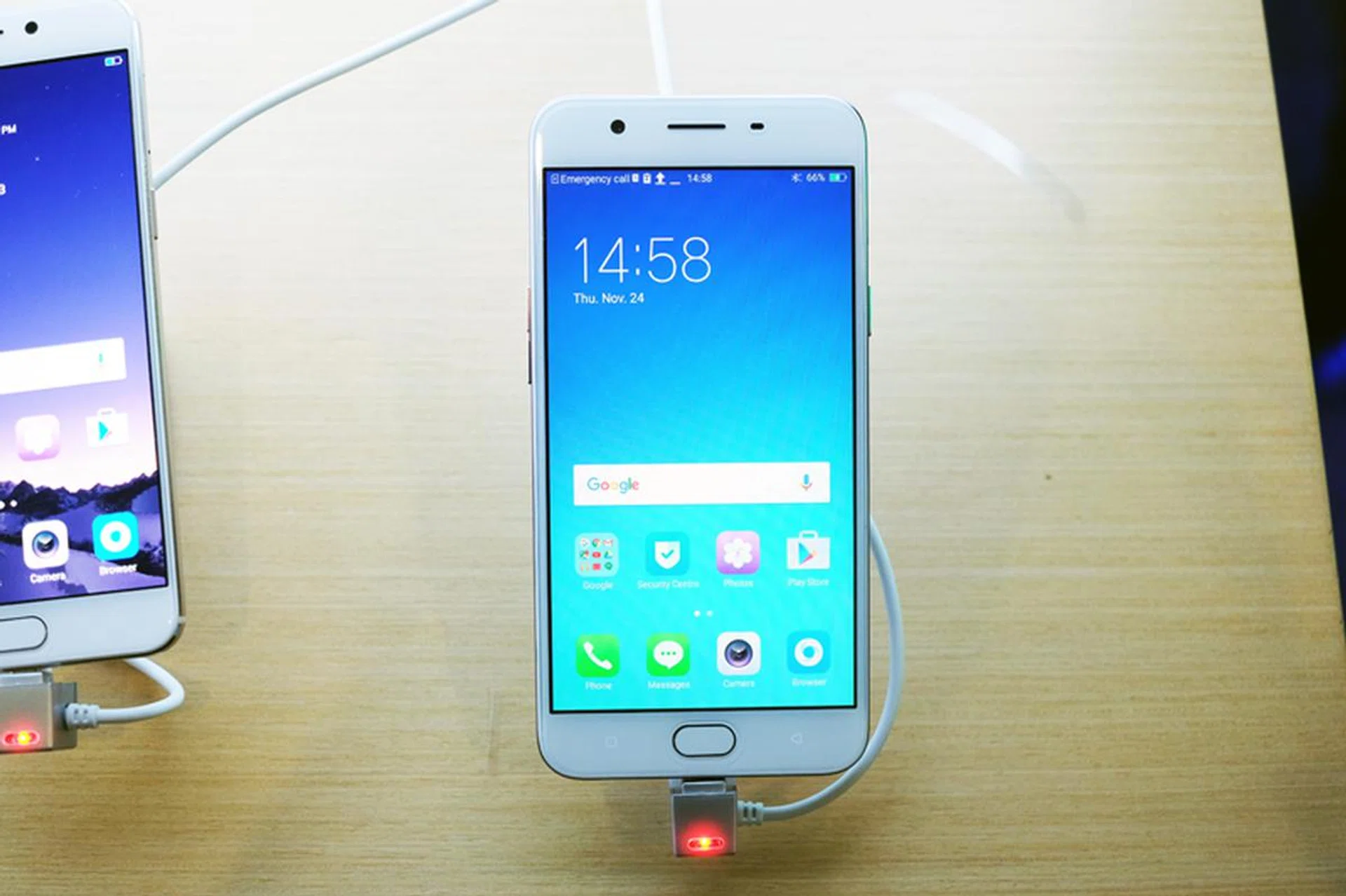 The Oppo F1s Selfie Expert lives up to its name with its 16-megapixel front facing camera. The phone also has a 5.5-inch 720p display and is powered by an octa-core Mediatek MT6750 processor with 3GB RAM. Grab one from Sitex for $399.