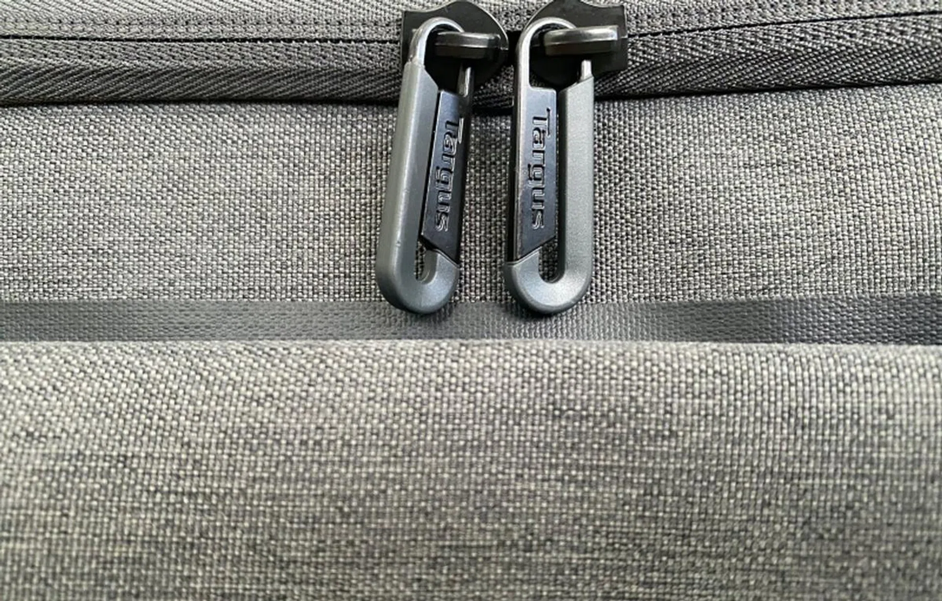 The strong zip build quality.