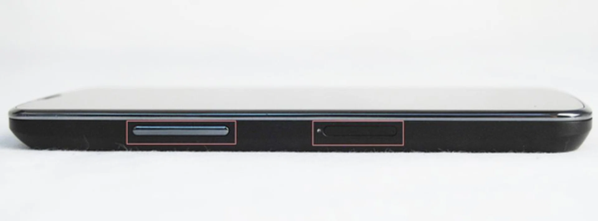 You can find the volume controls and micro-SIM card slot on the left side of the LG Nexus 4. A pin is provided in the retail package to help you eject the SIM card tray from its slot.