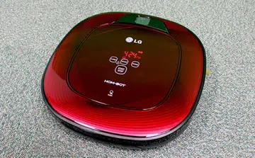 Now into its second generation, LG's new Hom-Bot Square comes with special features to enable better and more efficient cleaning.