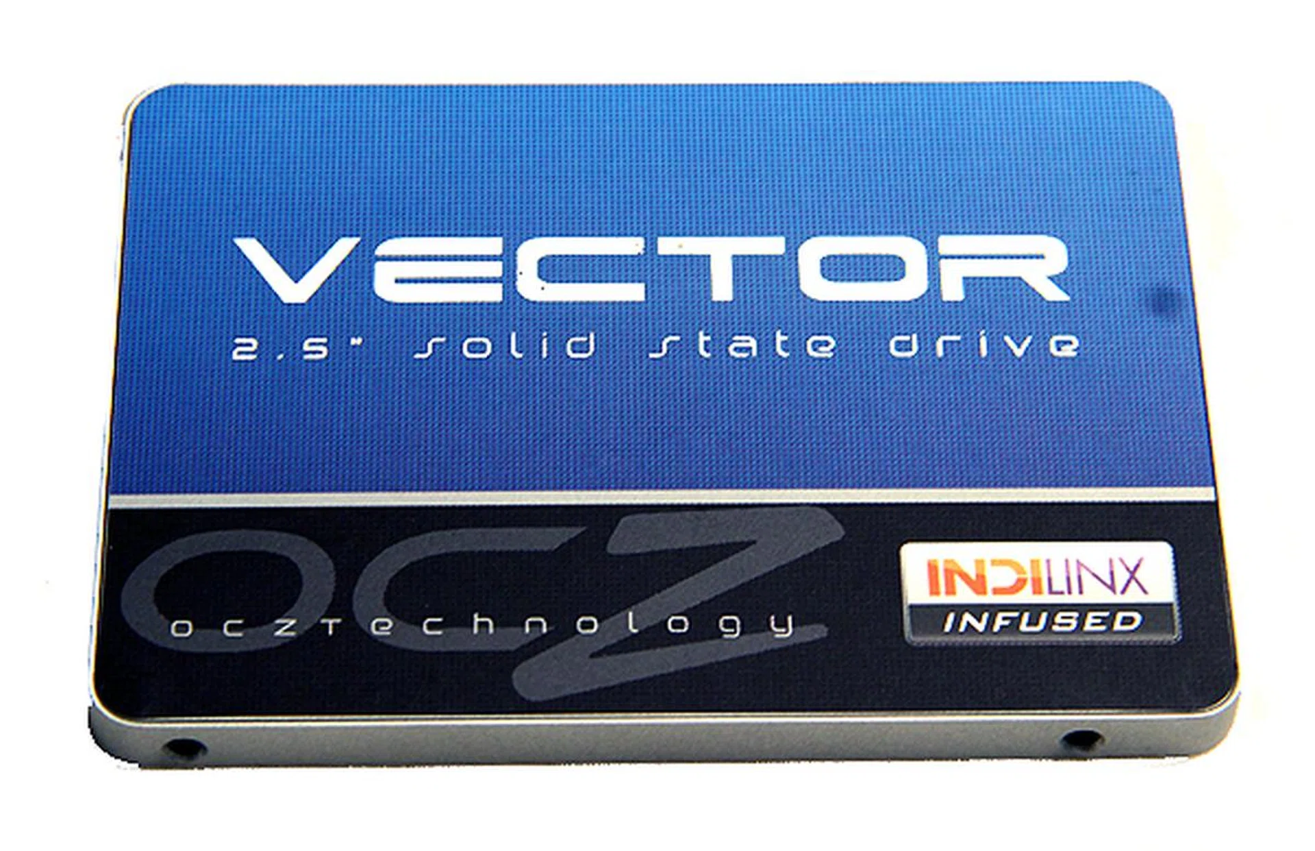 The OCZ Vector comes in a stunning blue case that feels solid and sturdy. It also comes in an Ultrabook-friendly 7mm form factor.