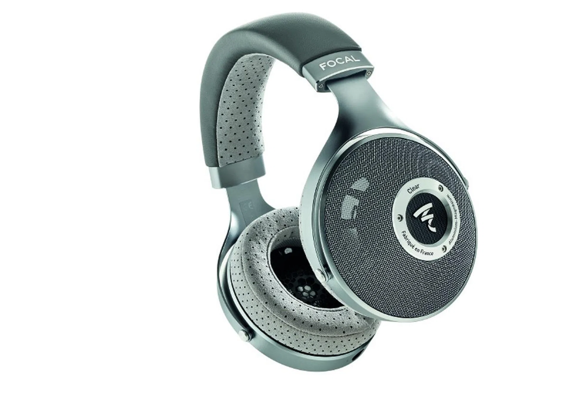 Like the Clear from Focal, the ATH-ADX5000 has a very balanced and coherent sound that doesn't overemphasize any spectrum of the frequency range.
