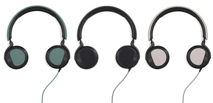 Three colorway options for the BeePlay H2: Feldspar Green,Carbon Blue, and Silver Cloud.