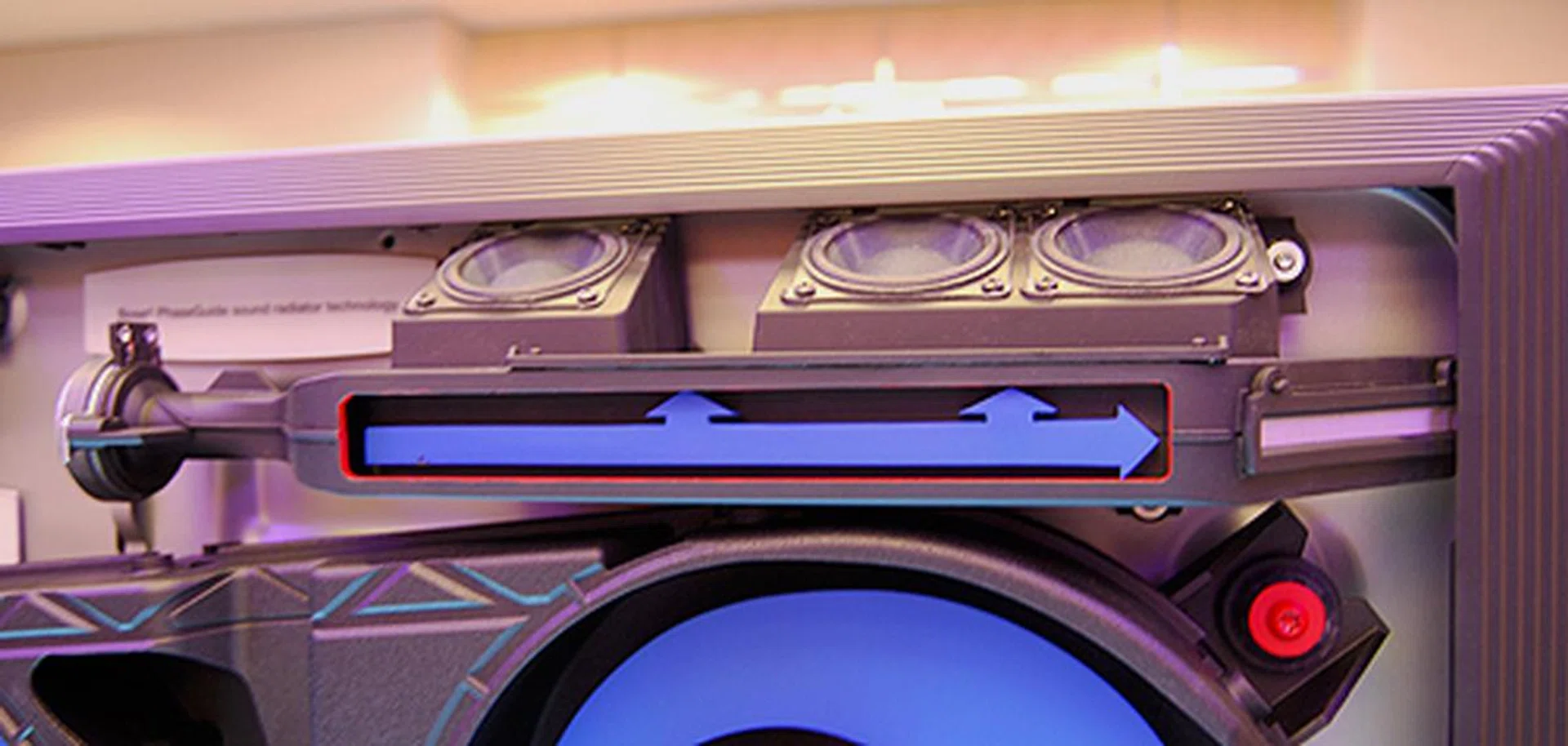 What's new, however, is the Phaseguide, a sound radiator technology that projects mid to high frequency audio with amazing depth and precision.