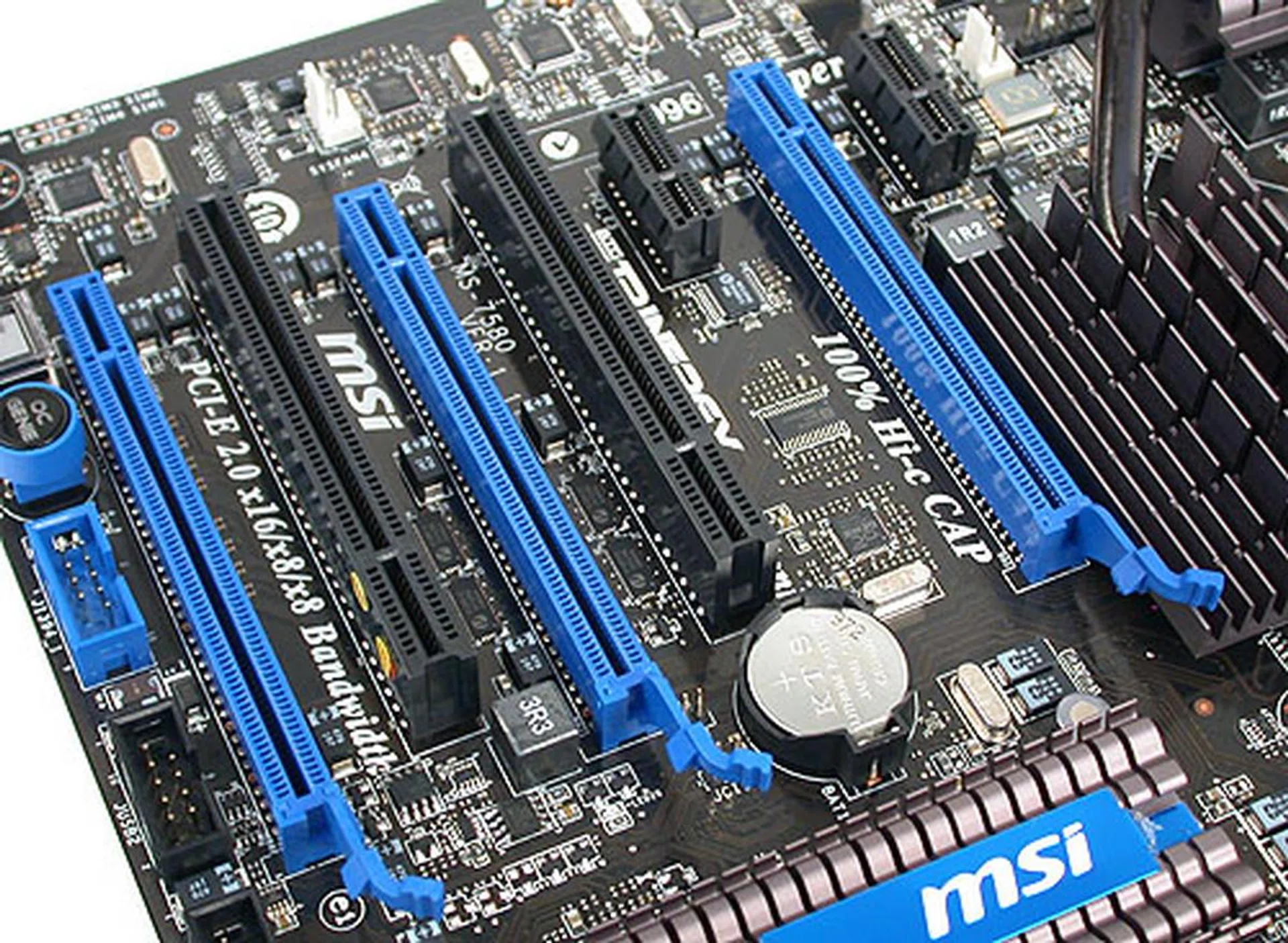 While some P55 motherboards have three, full length PCIe slots, only two could be linked via SLI or CrossFireX in most cases. Thanks to its NF200 controller however, the Trinergy allows for three-way graphics cards like what you can find on the X58 chipset. 