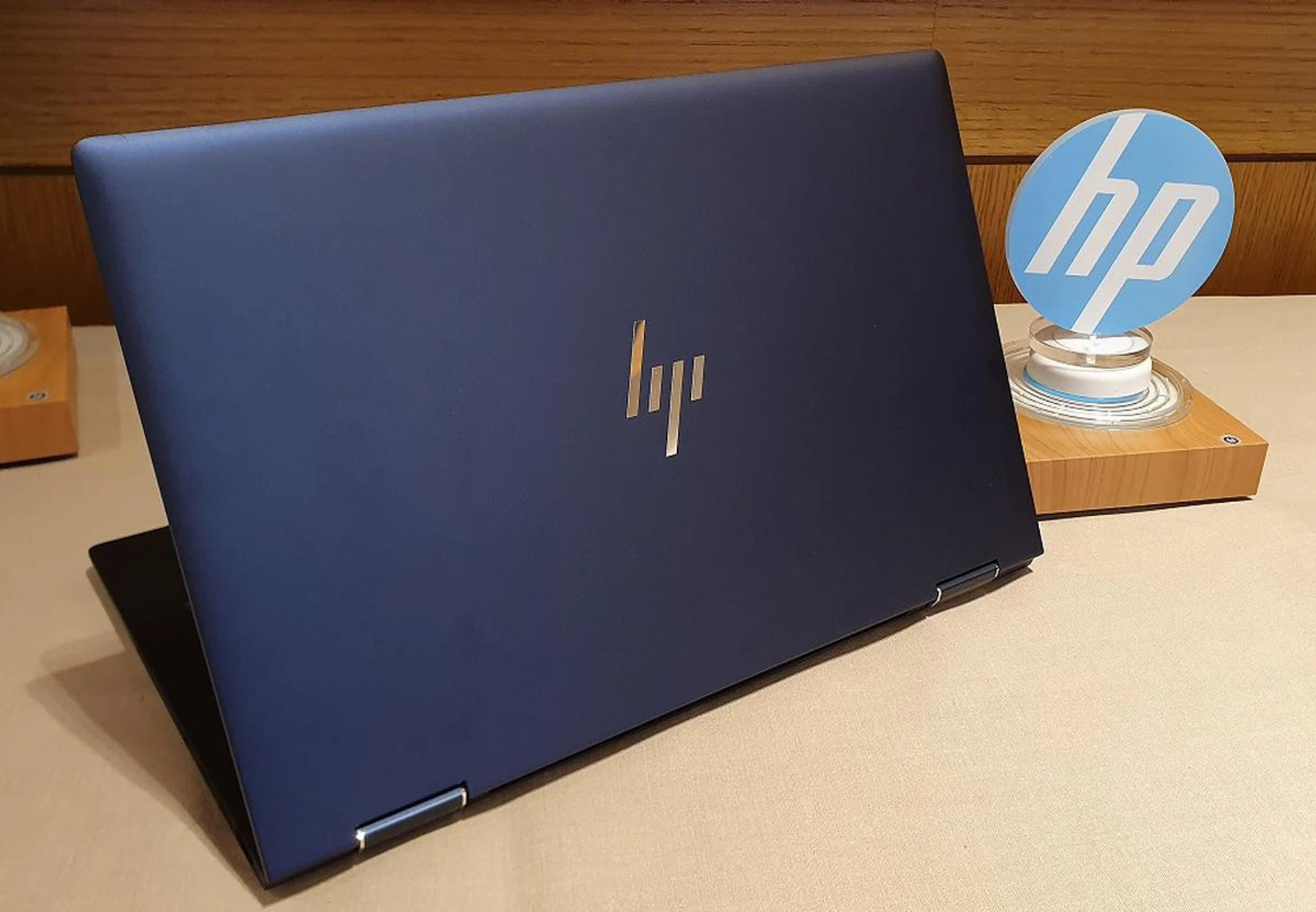 Meet the new HP Elite Dragonfly - a corporate class ultrabook beast for the new age.