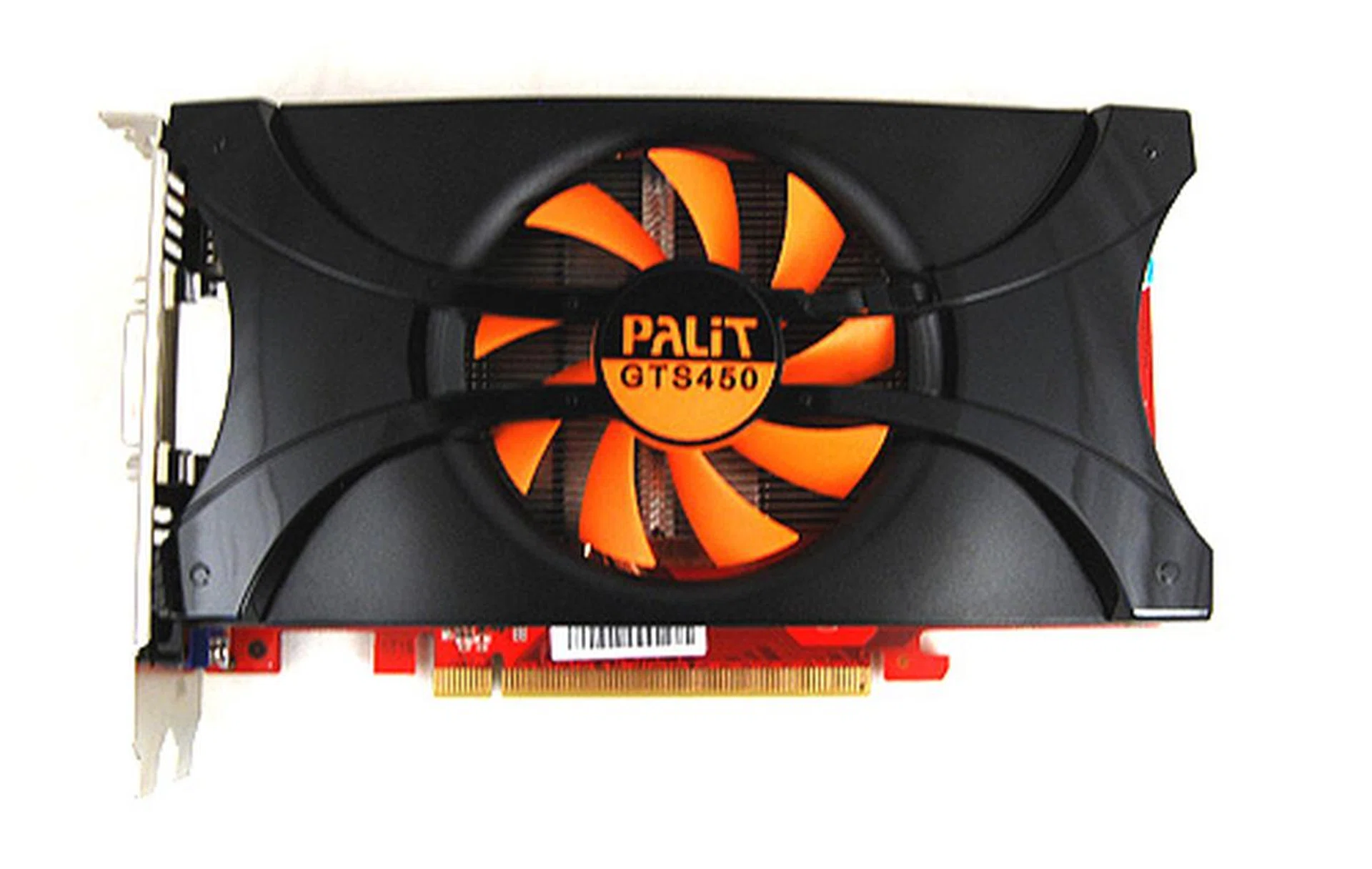 Despite its insanely high clock speeds, the Palit GeForce GTX 460 Sonic Platinum sports a very simple and plain looking custom cooler.