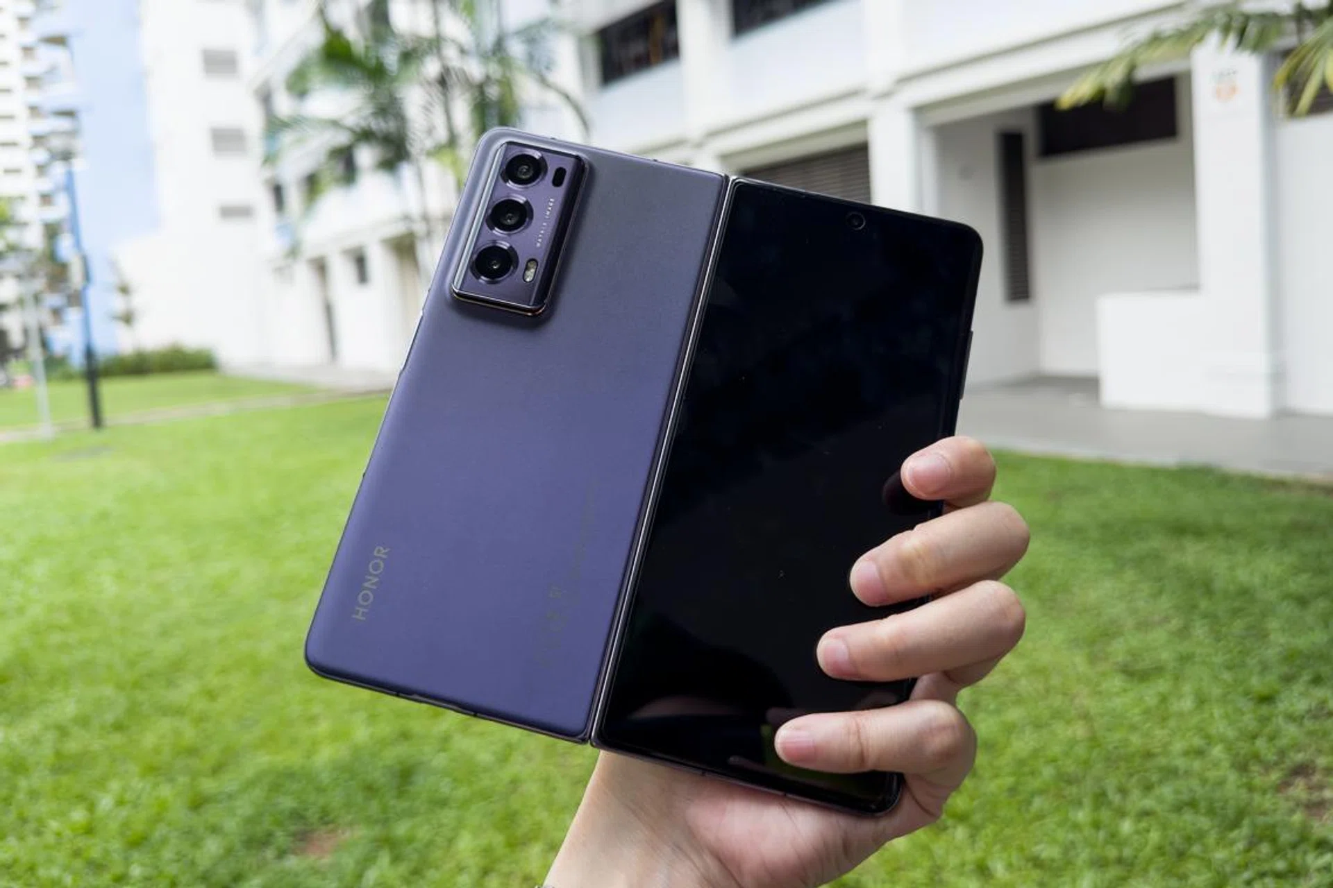 Honor Magic V2.