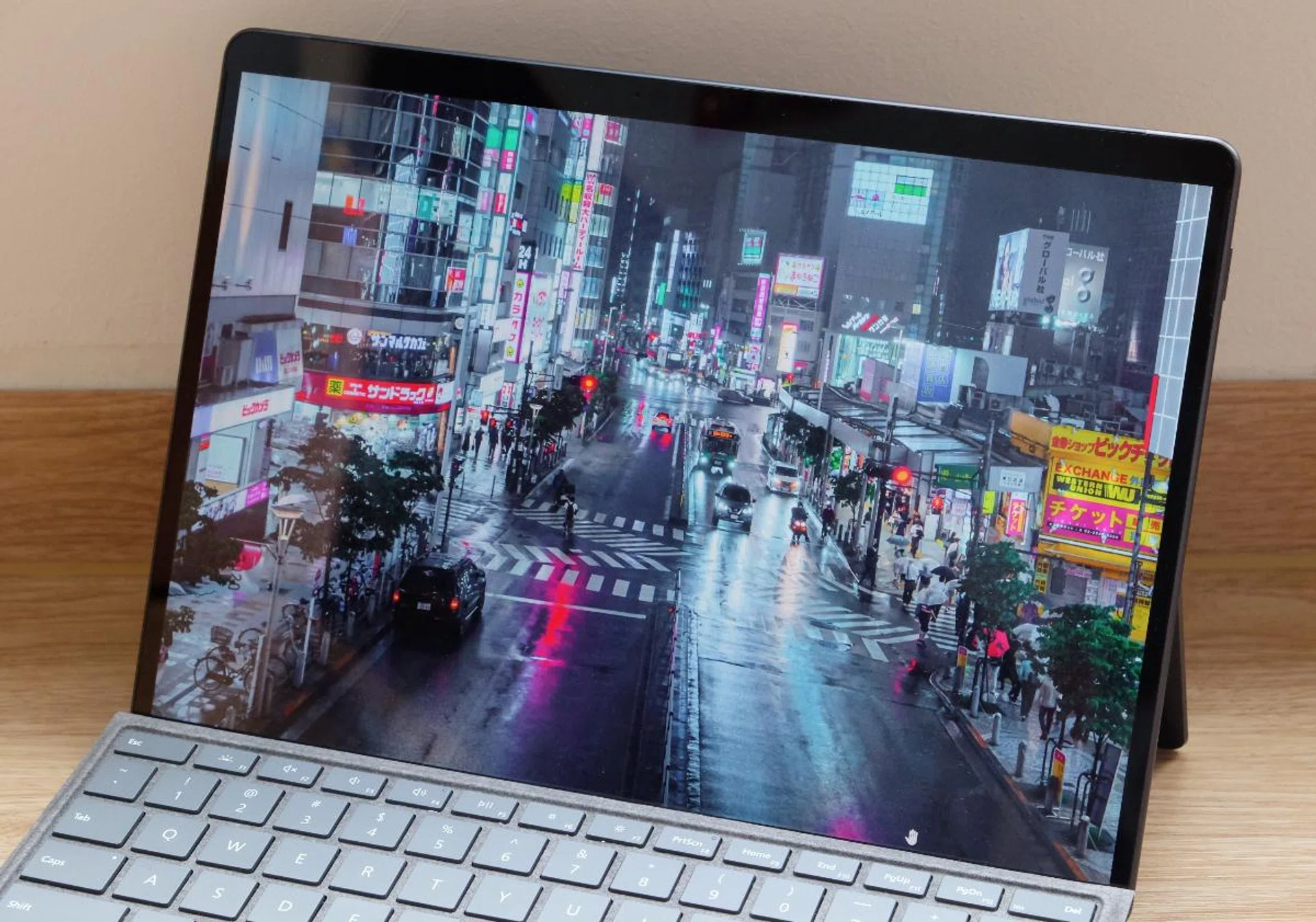 The 13-inch display is sharp and presents nice colours, but it's not quite a match for the OLED displays you find on newer ultraportable notebooks.