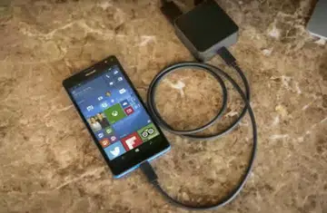 Here's an image of the Microsoft Lumia 950 XL. <br> Image source: DrWindows
