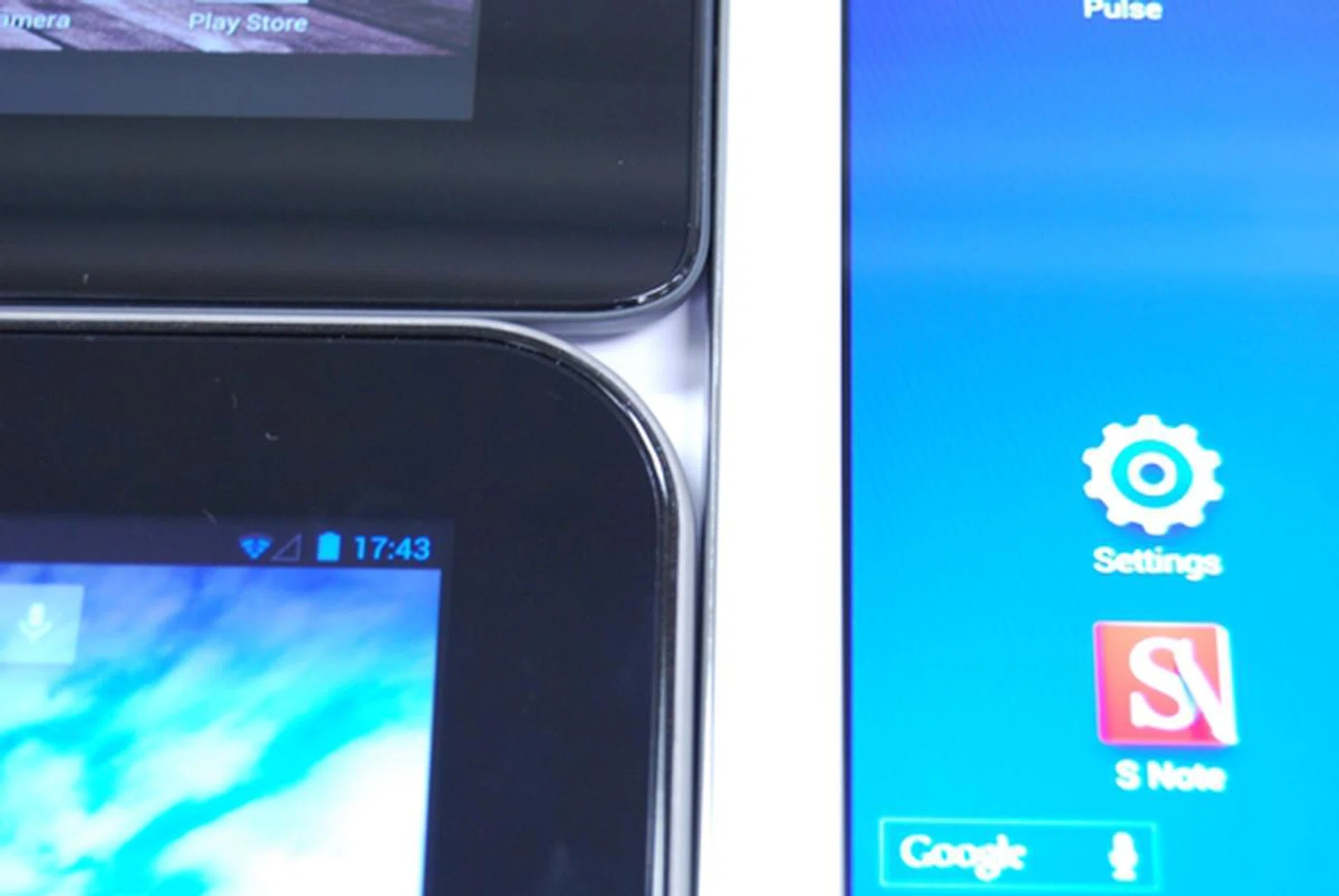 Bezel comparison among the top three Android tablets with 2,560 x 1,600 pixel displays. <br> Top left: ASUS Transformer Pad TF701T <br> Bottom left: Toshiba Excite Write. <br> Right: Samsung Galaxy Note 10.1 2014 Edition
