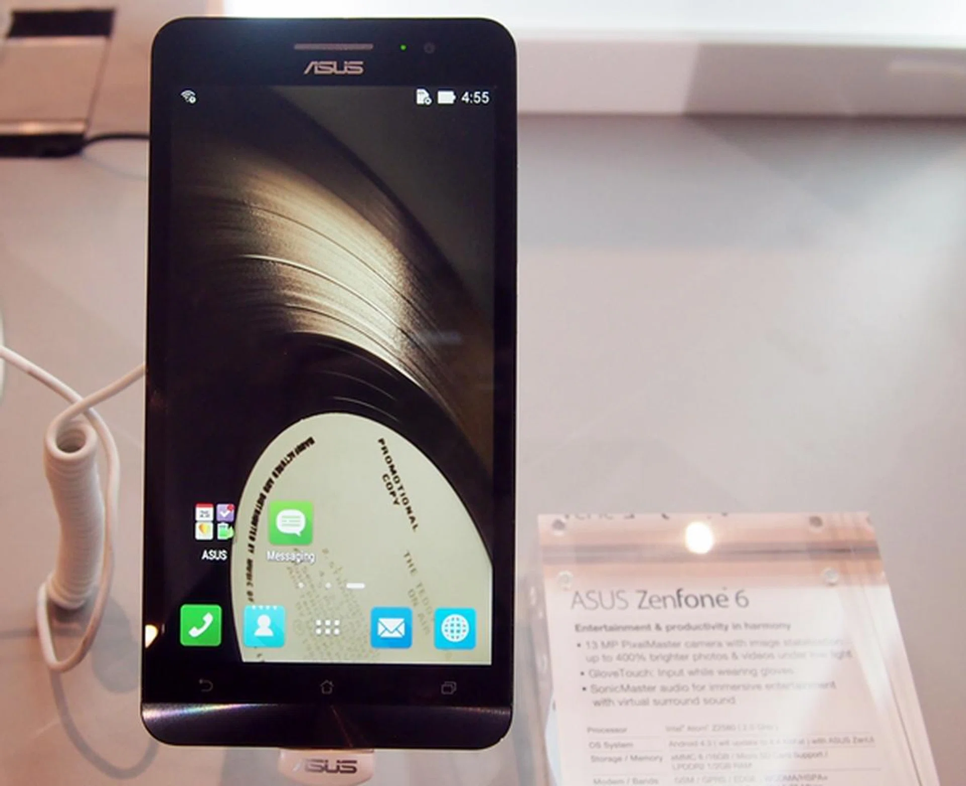 The ZenFone 6 is ASUS's first phablet device.