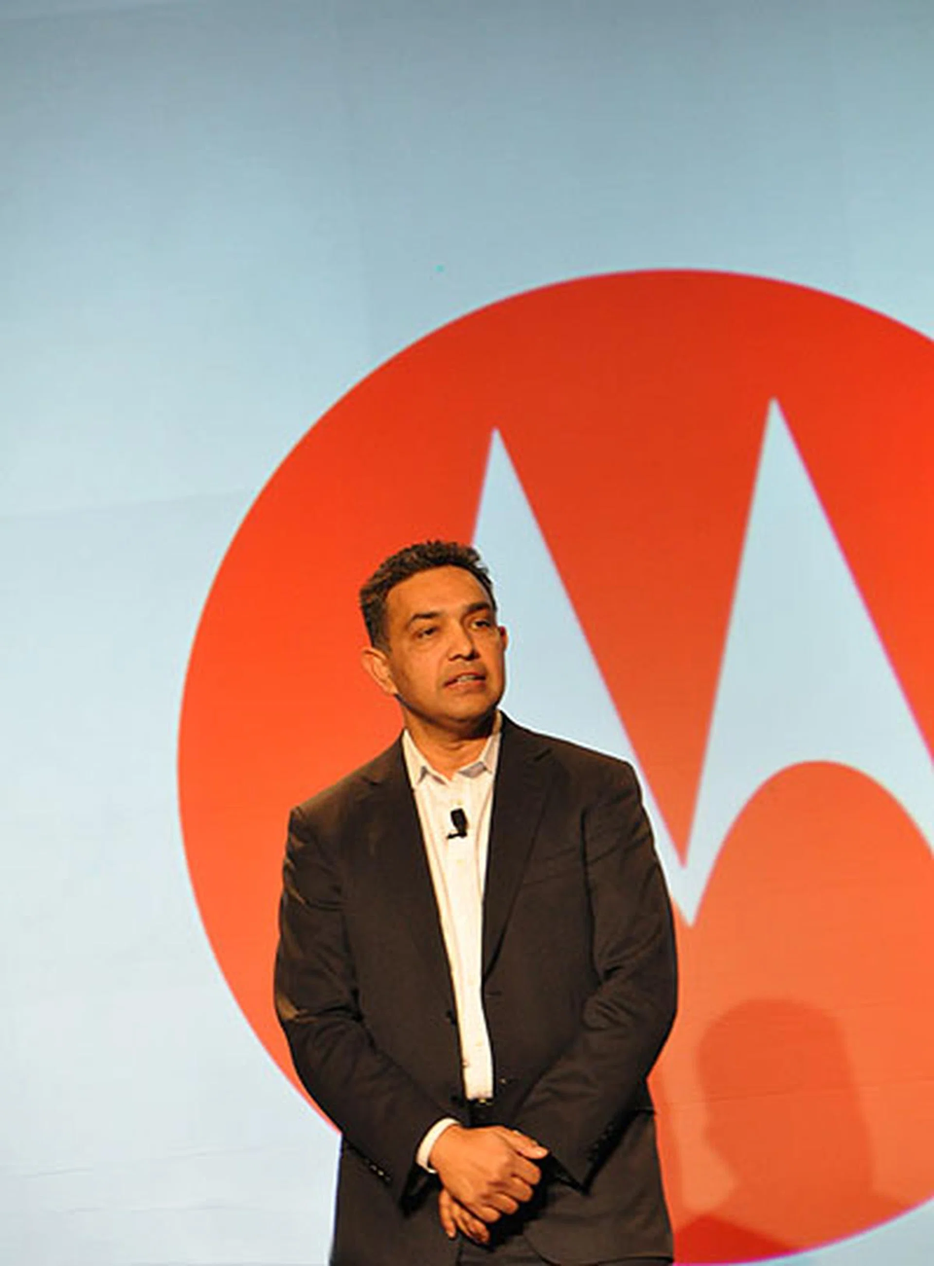 Sanjay Jha, Chairman and CEO of Motorola Mobility, on stage and introducing the new products that Motorola will be launching (or have launched).