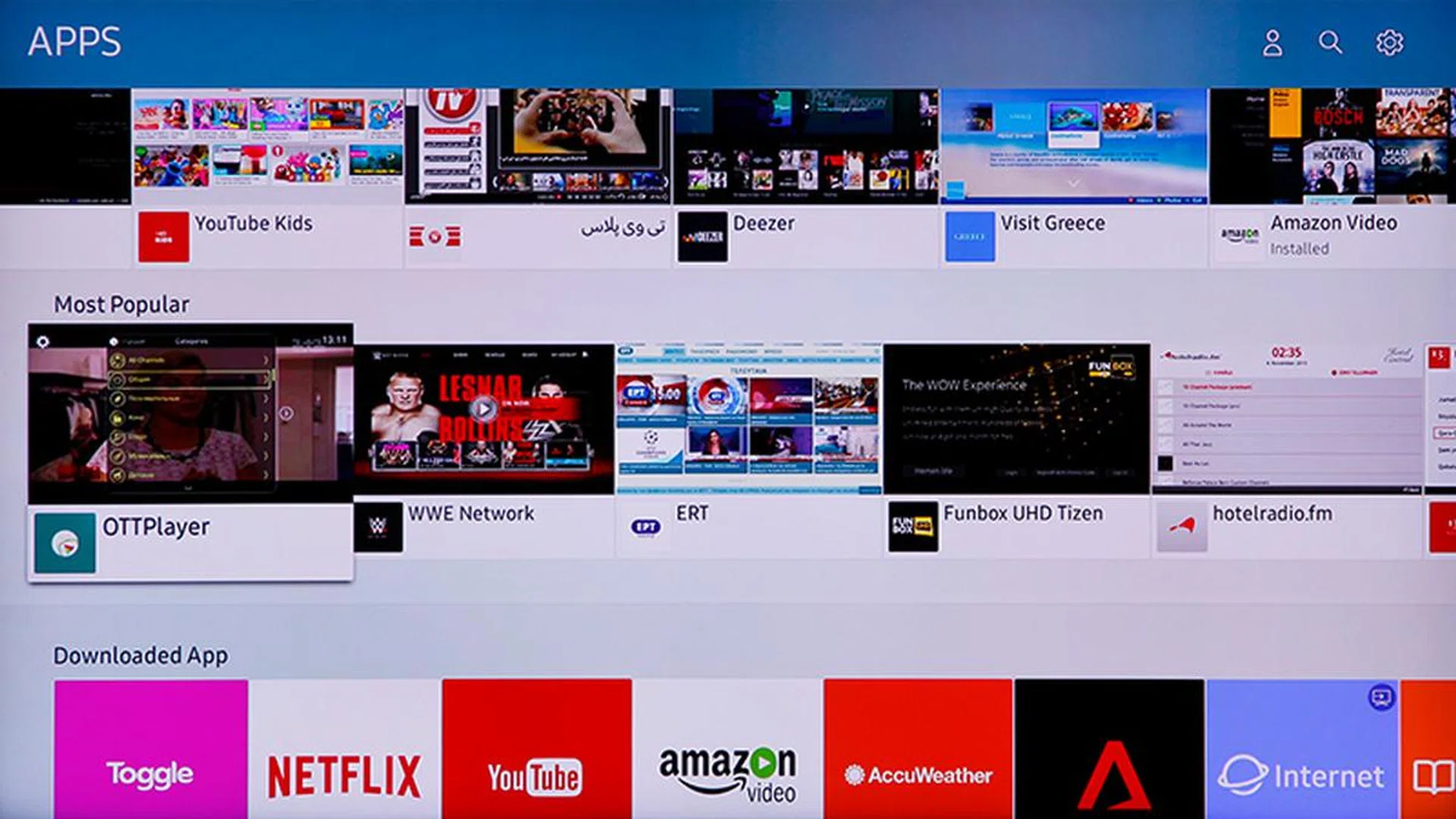 While it's no Google Play store, there are still plenty of apps and games on Samsung's proprietary app store.