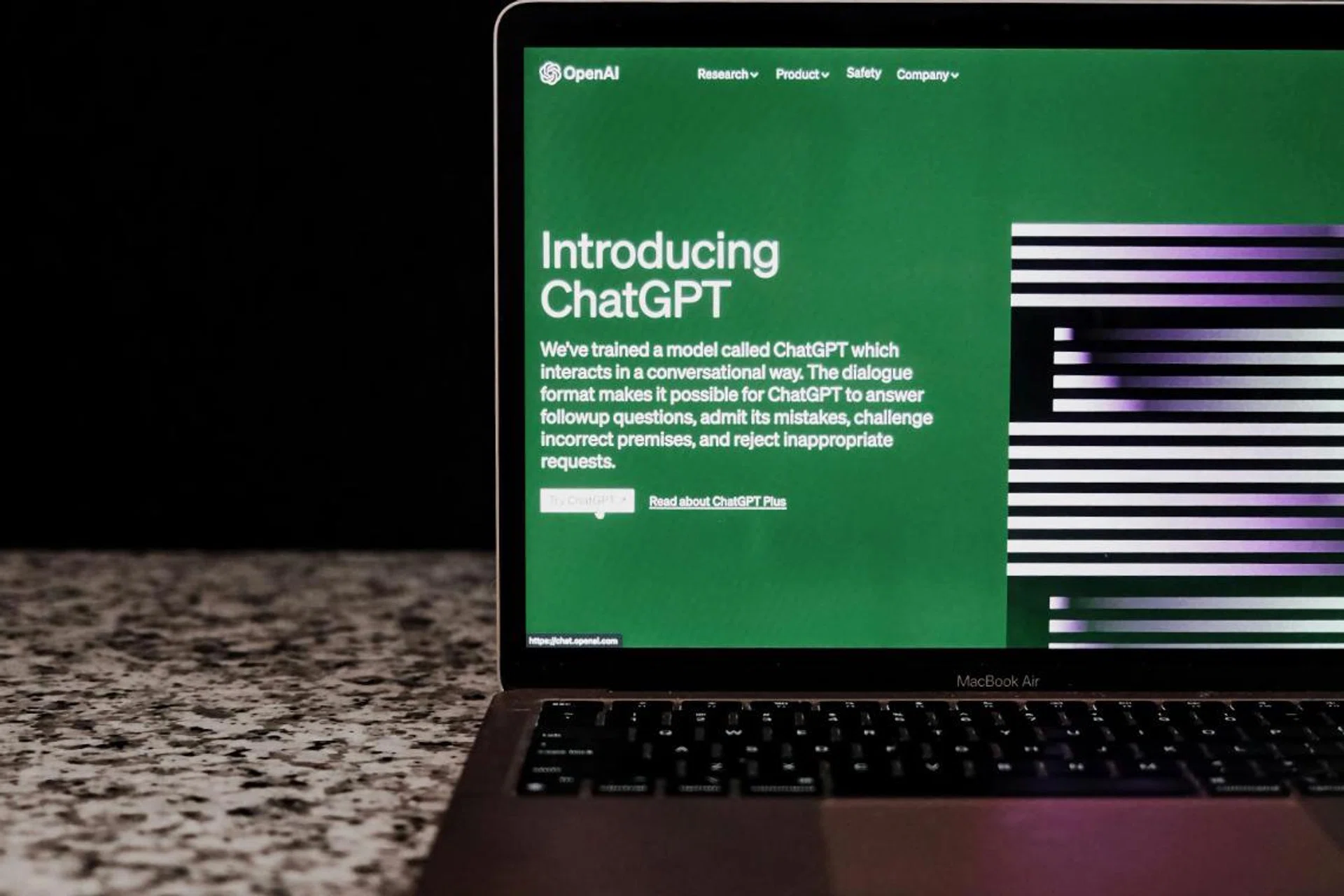 Are we ready, at home and at work, to deal with the threats stemming from generative AI? Image source: Pexels.