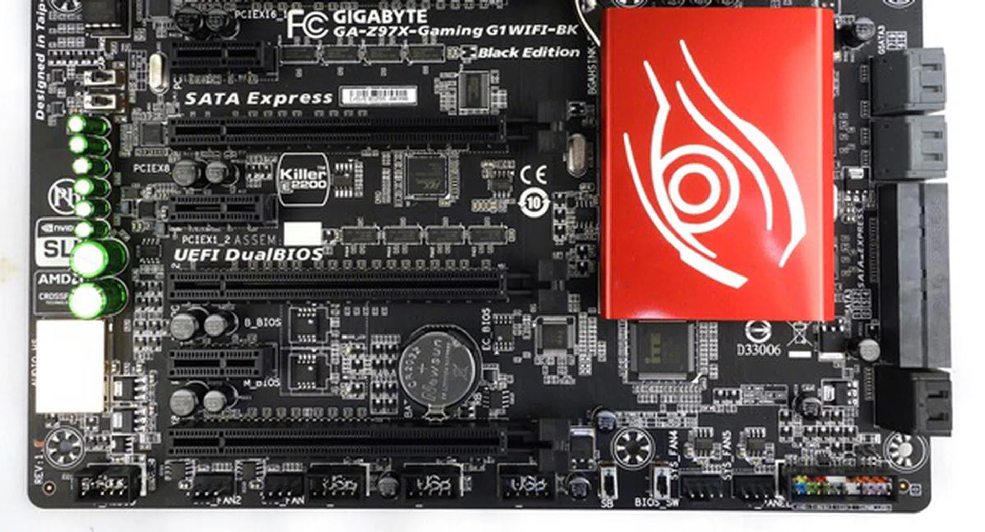 There are two BIOS switches; the first, the Single BIOS (SB) switch is used to toggle between single and dual BIOS modes, while the other is used to toggle between the two sets of BIOSes.