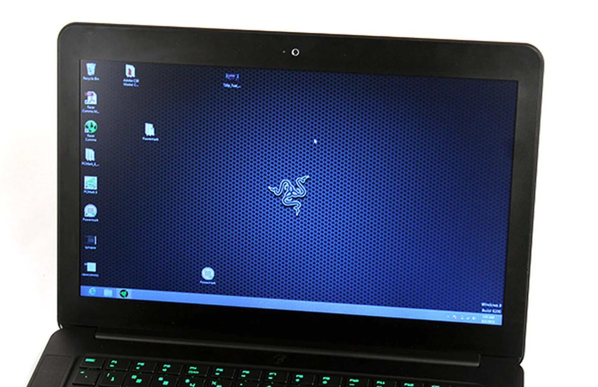 The Blade's display does not match up to the rest of the machine. Colors looked washed out and lacks vibrancy.