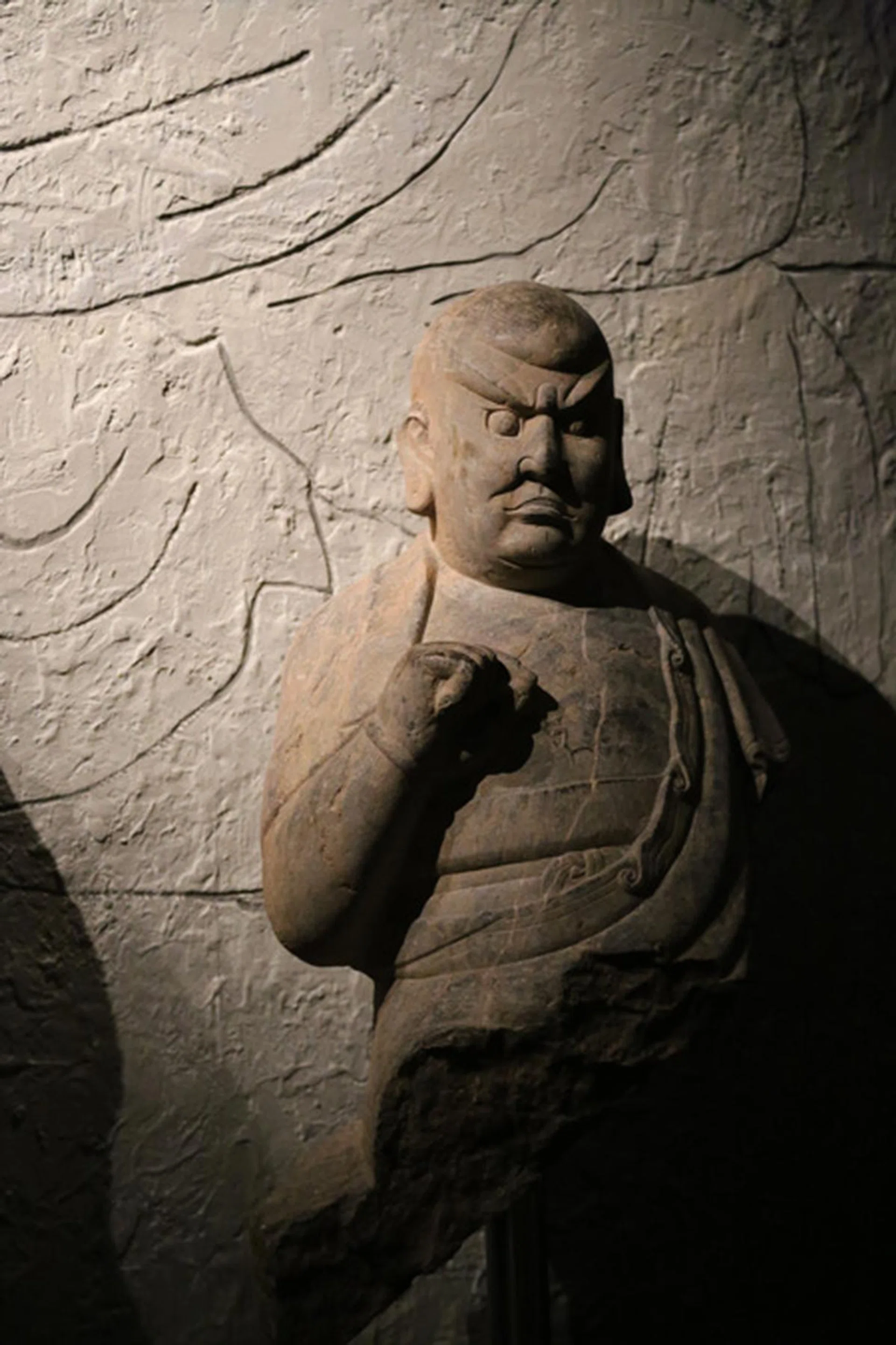 f/4 at 105mm, 1/100 sec, ISO 10,000.