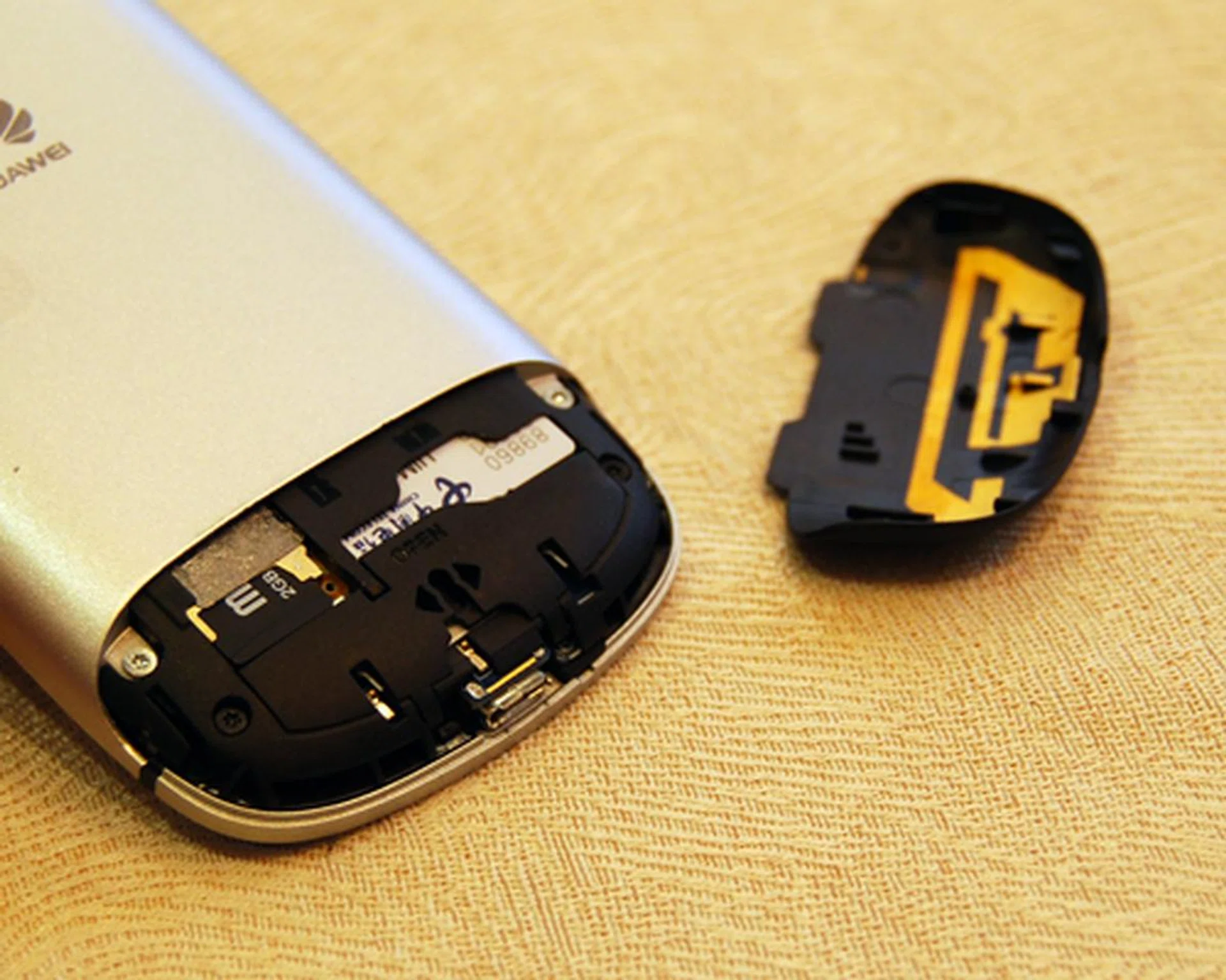 The similarity to the MediaPad is uncanny, including the small removable cover that hides the microSD and SIM card slots.