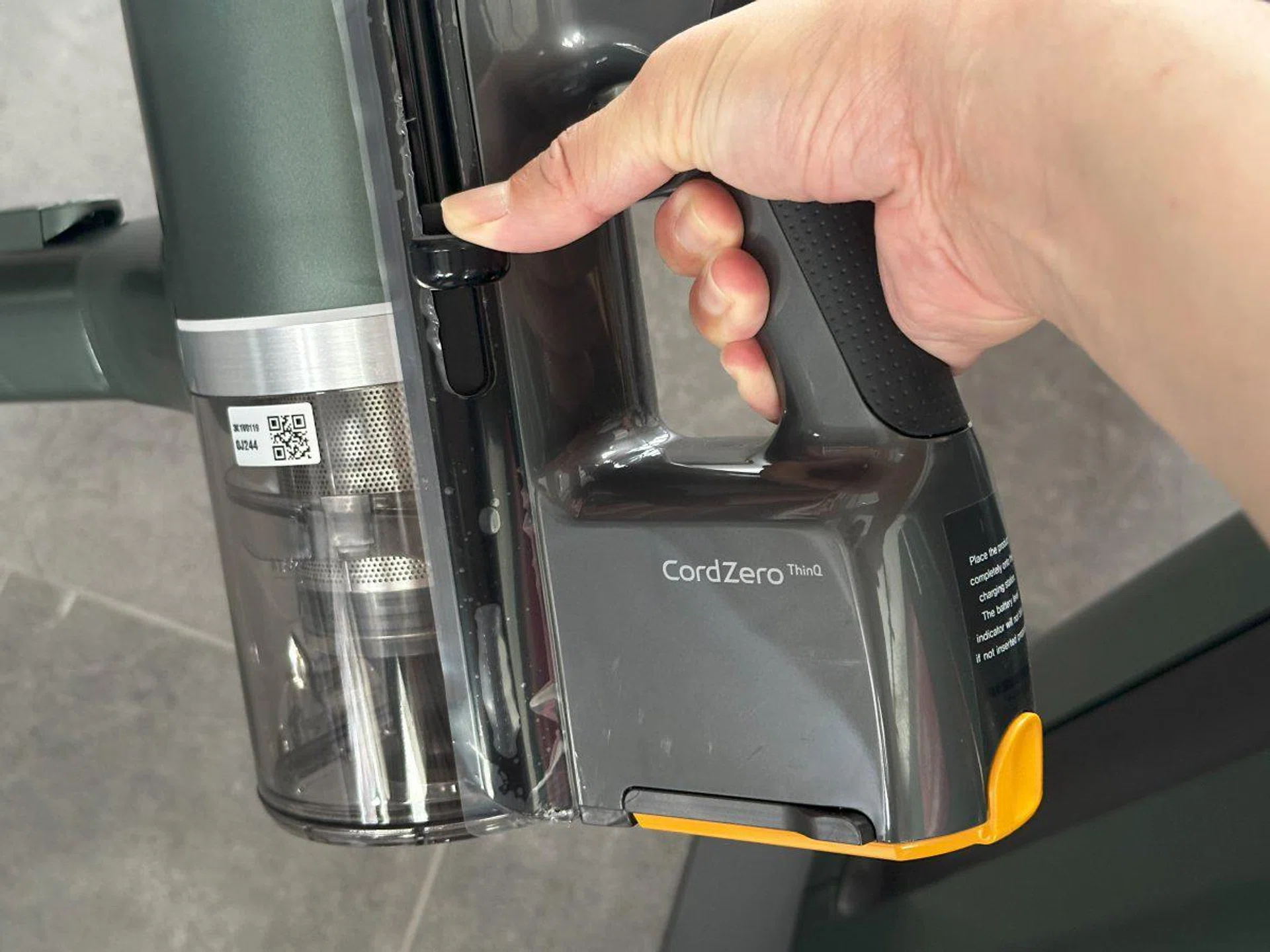 The Kompressor "technology" is a physical lever on the side of the bin that compacts collected dust to give you more space in the bin.