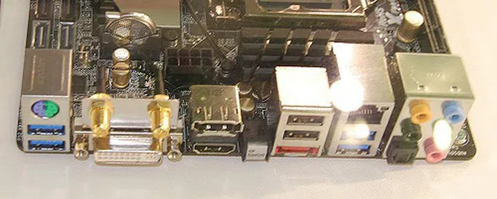 The rear panel of the ASRock Z77E-ITX features a PS/2 keyboard/mouse port. This feature is usually found in gaming boards as some gamers swear by PS/2 gaming mice.