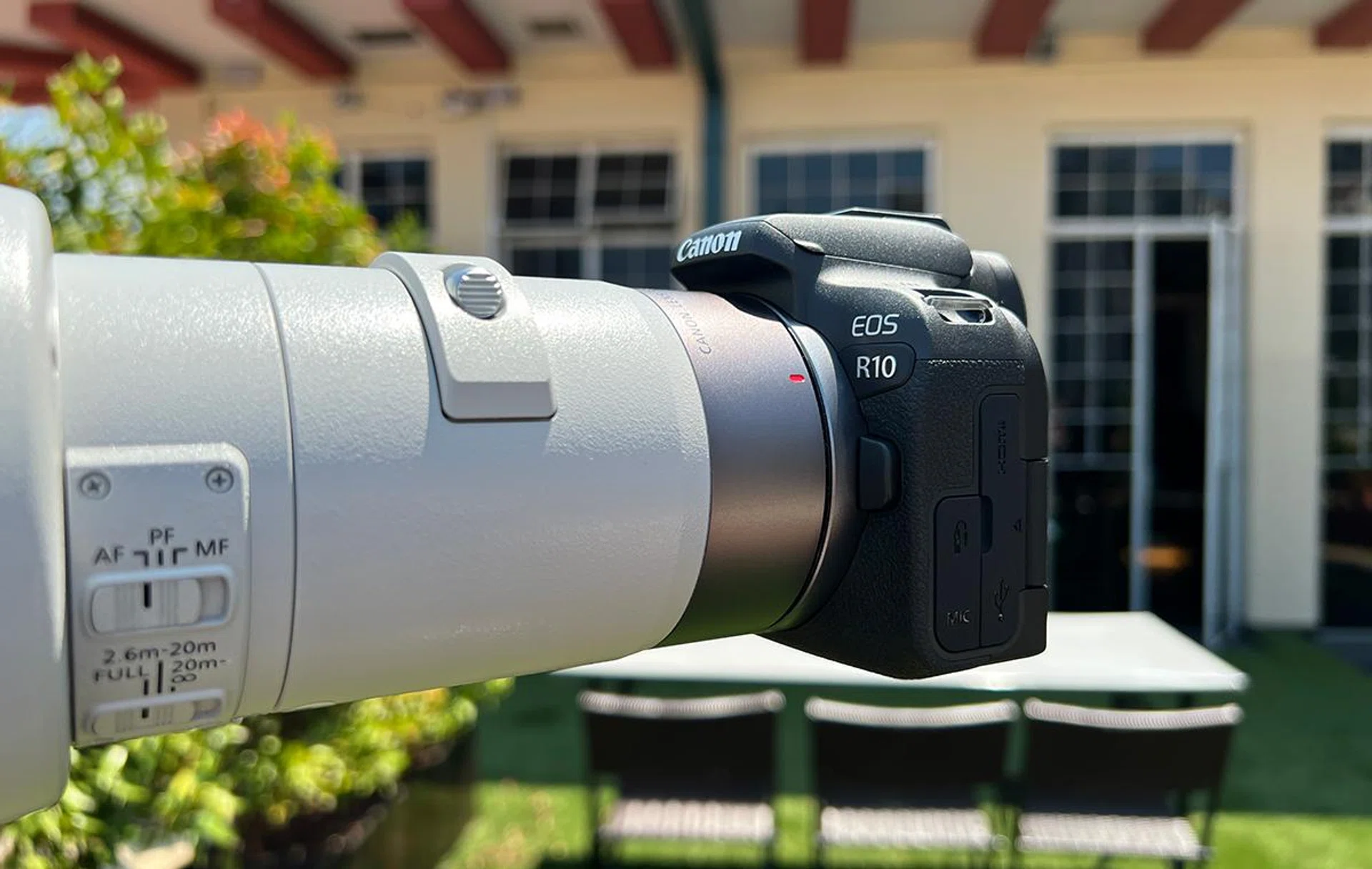 Canon EOS R10.
