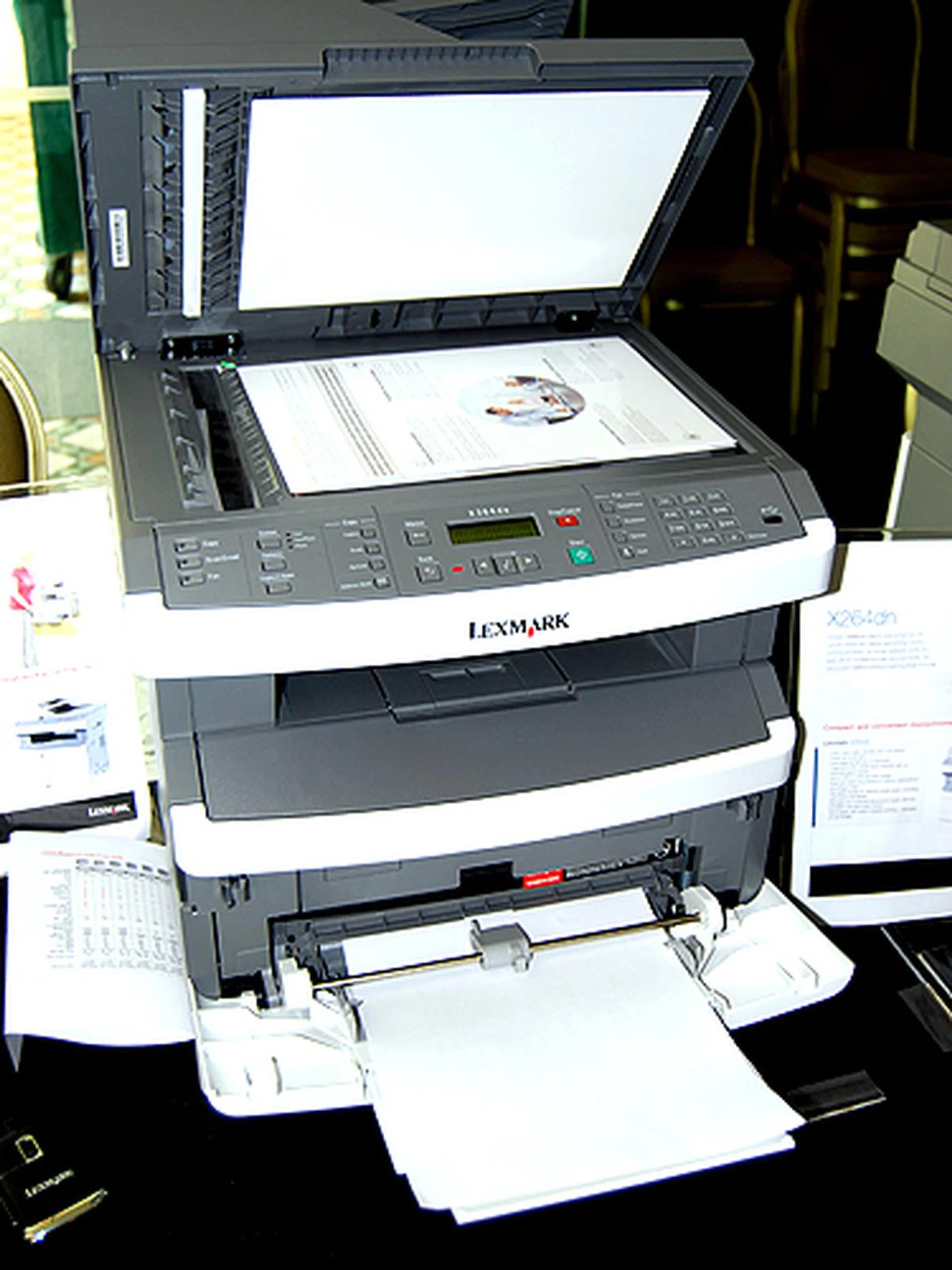 Targeted at small offices, the X364dn is a multi-function network monochrome laser printer that features duplex printing and scanning, hands-free copying, wireless connectivity and is able to print up to 9000 pages on a single high-yield cartridge.