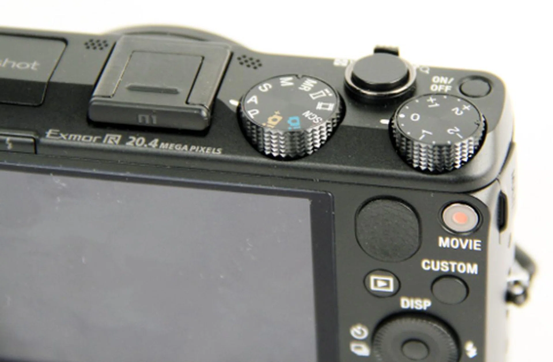 The HX50V comes with a dedicated exposure compensation dial.