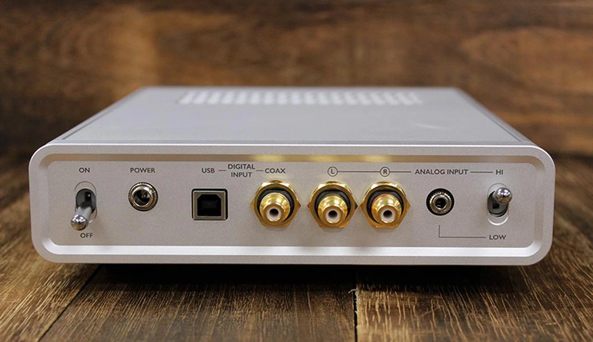 The energizer features USB and digital coaxial inputs, and also analog inputs via RCA and a 3.5mm audio jack.