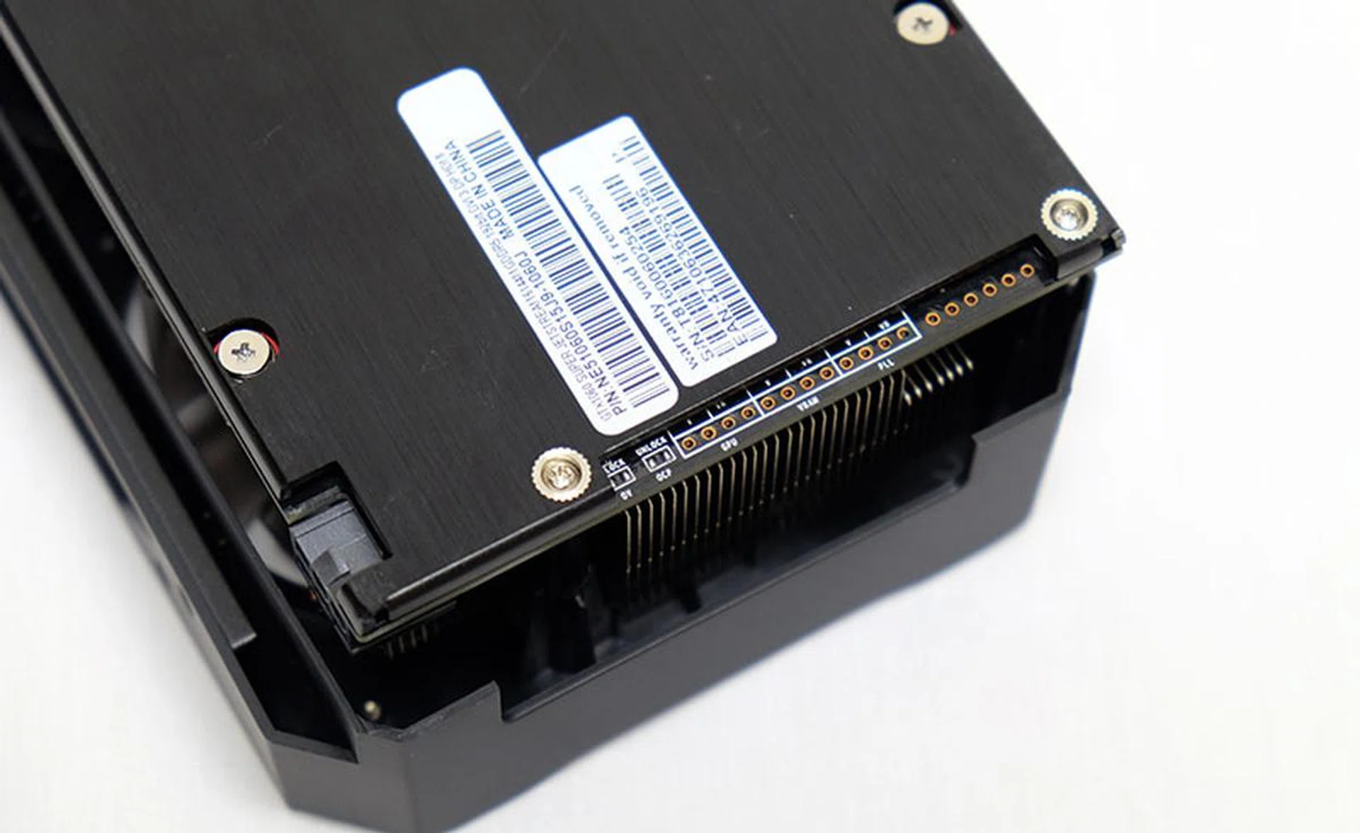 Palit has included some voltage monitoring points on board.