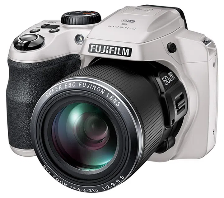 The FinePix S9400W.