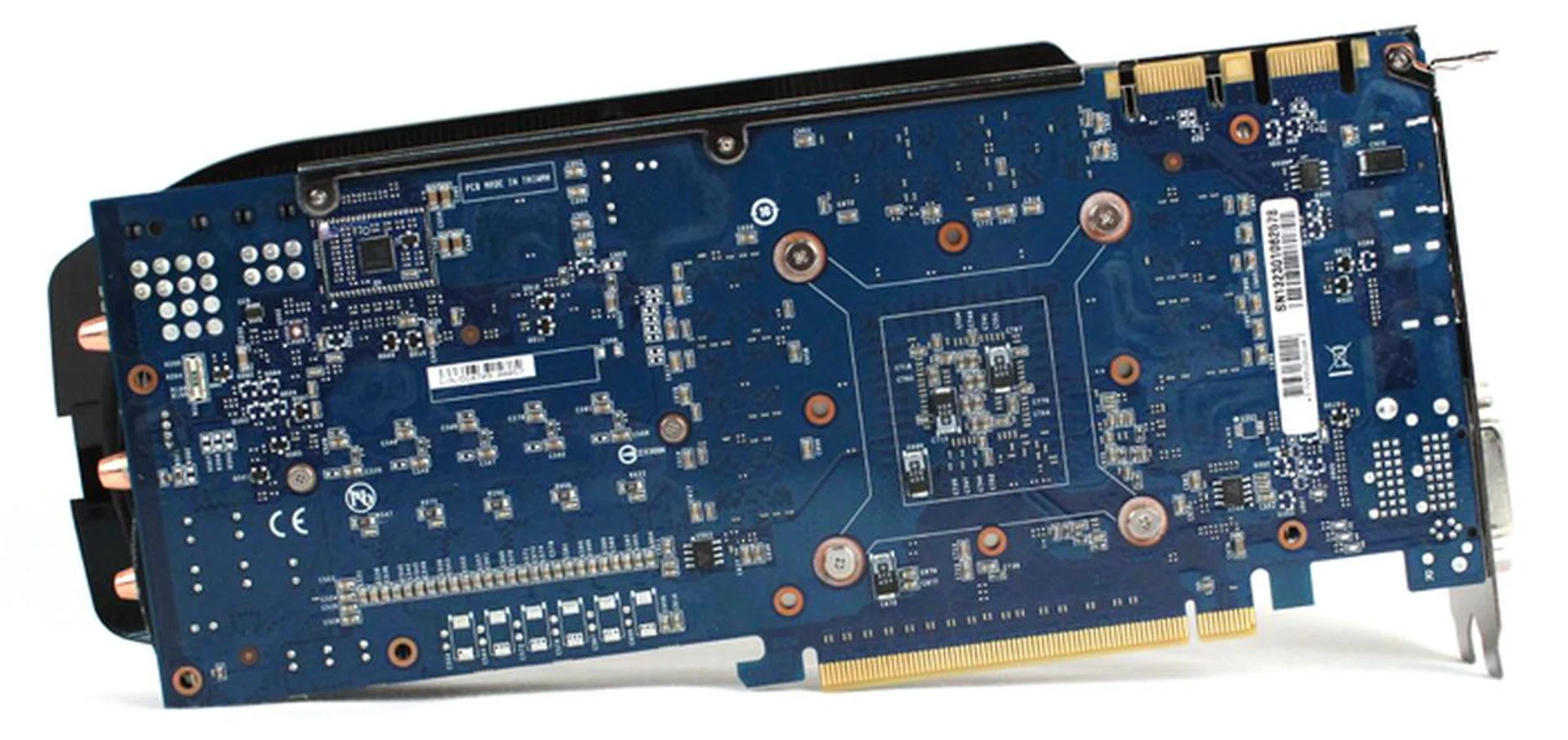 Gigabyte is using the reference PCB on this card.