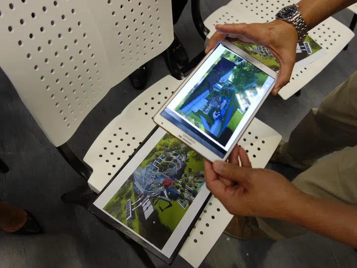 A School of Design lecturer also demonstrated the use of AR with the help of an in-house Andriod application.