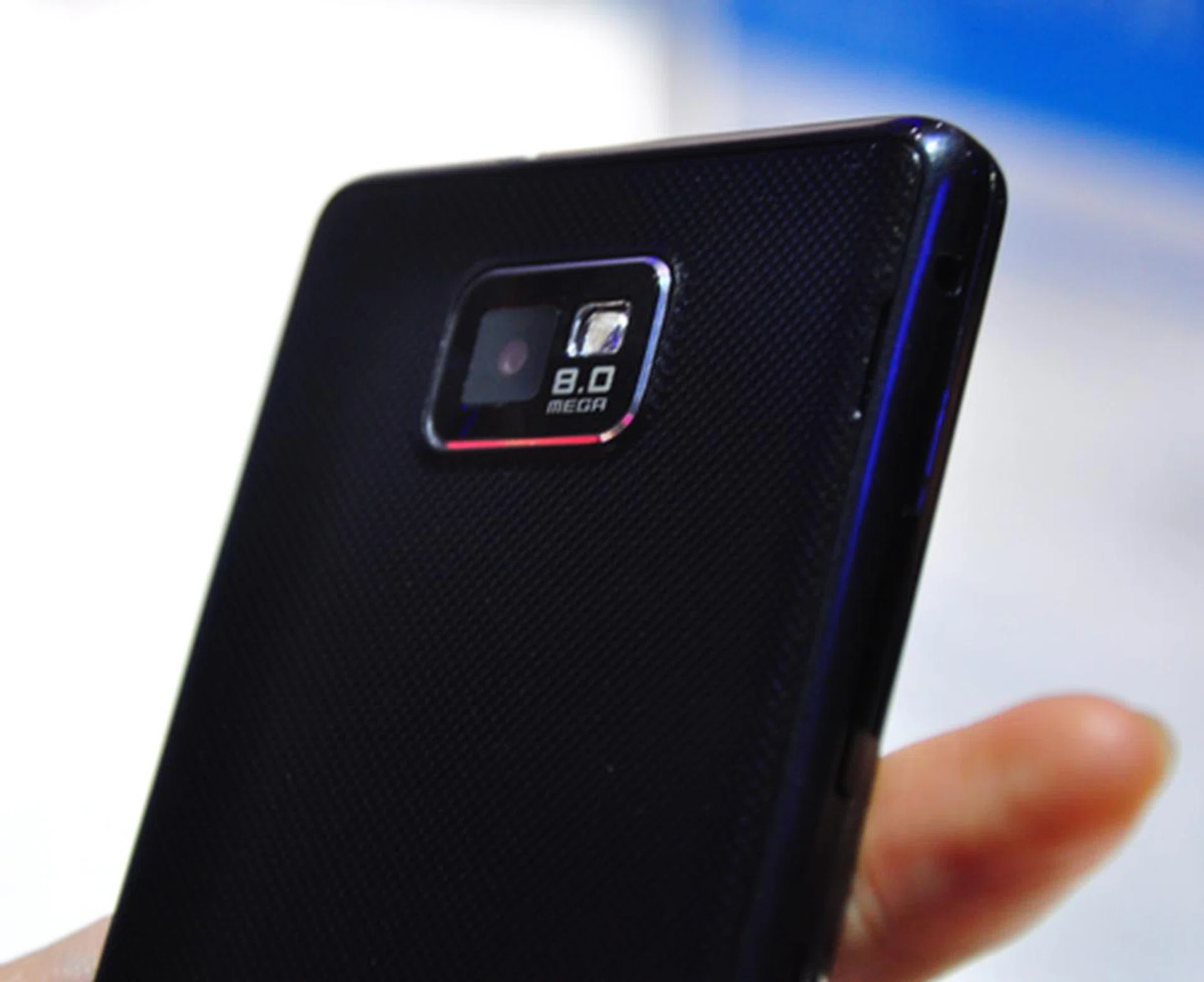 The Samsung GALAXY S II sports a 8-megapixel camera with LED flash at the back, up from GALAXY S's 5-megapixel camera. The phone also comes with a 2-megapixel front camera.