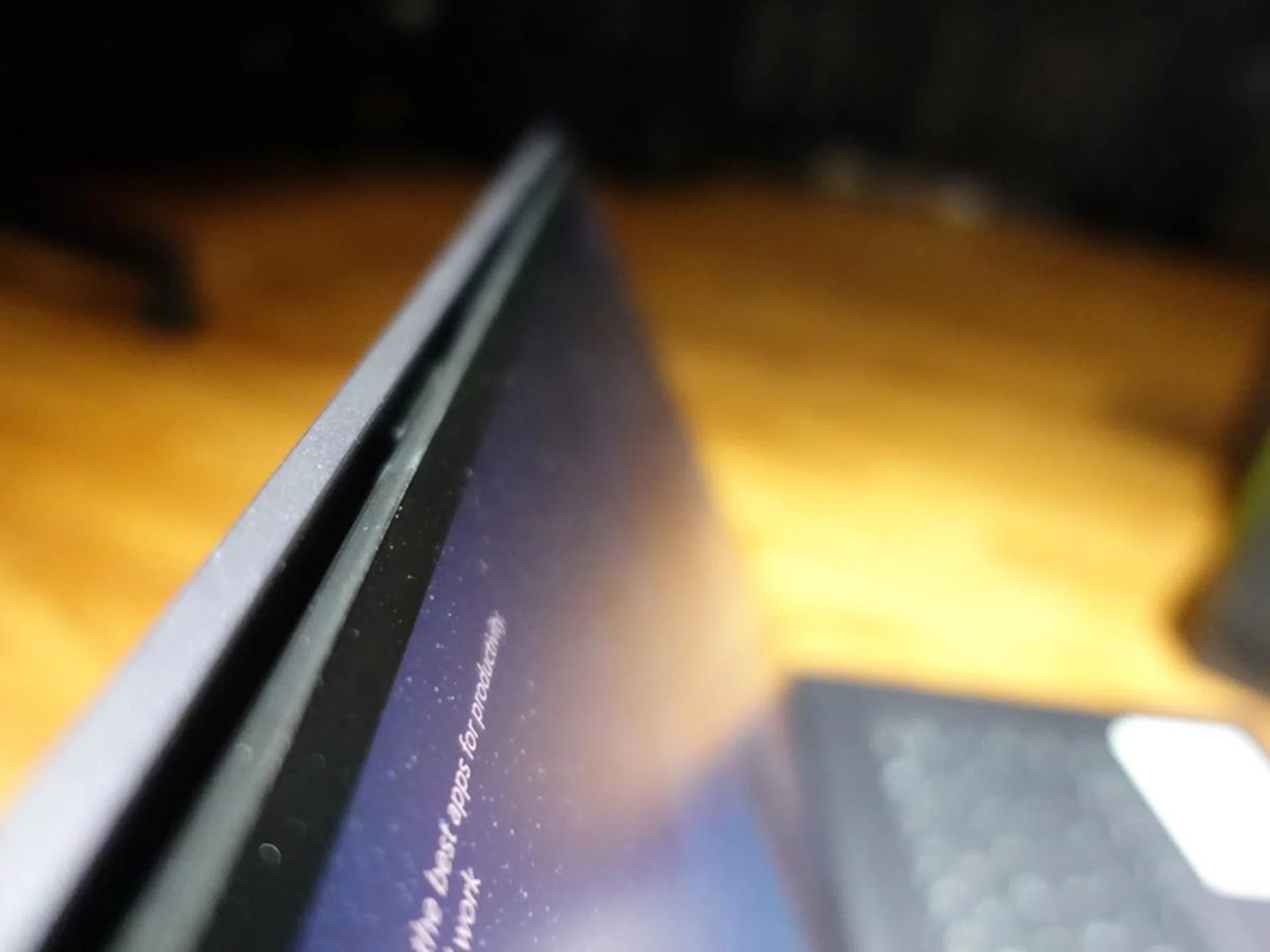 You can't see quite see it clearly from here, but there are vents at the top of the display to allow hot air to rise and dissipate.