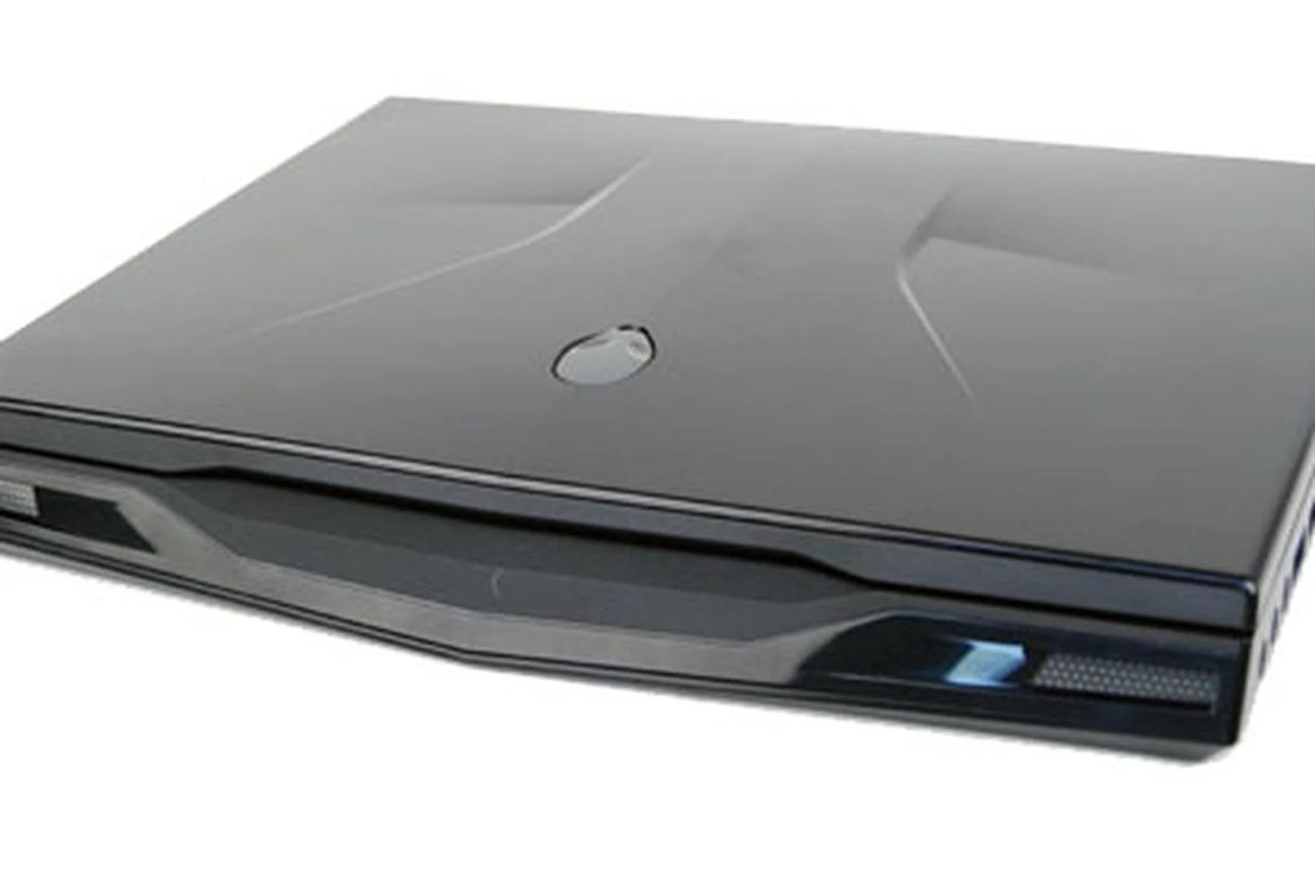 Like most Alienware designs, you'll find the design of the M11x to look futuristic and 'out-of-the-world' like. It's also quite thick when compared against the usual "thin and light" designs of other notebooks that run on Intel CULV processors.