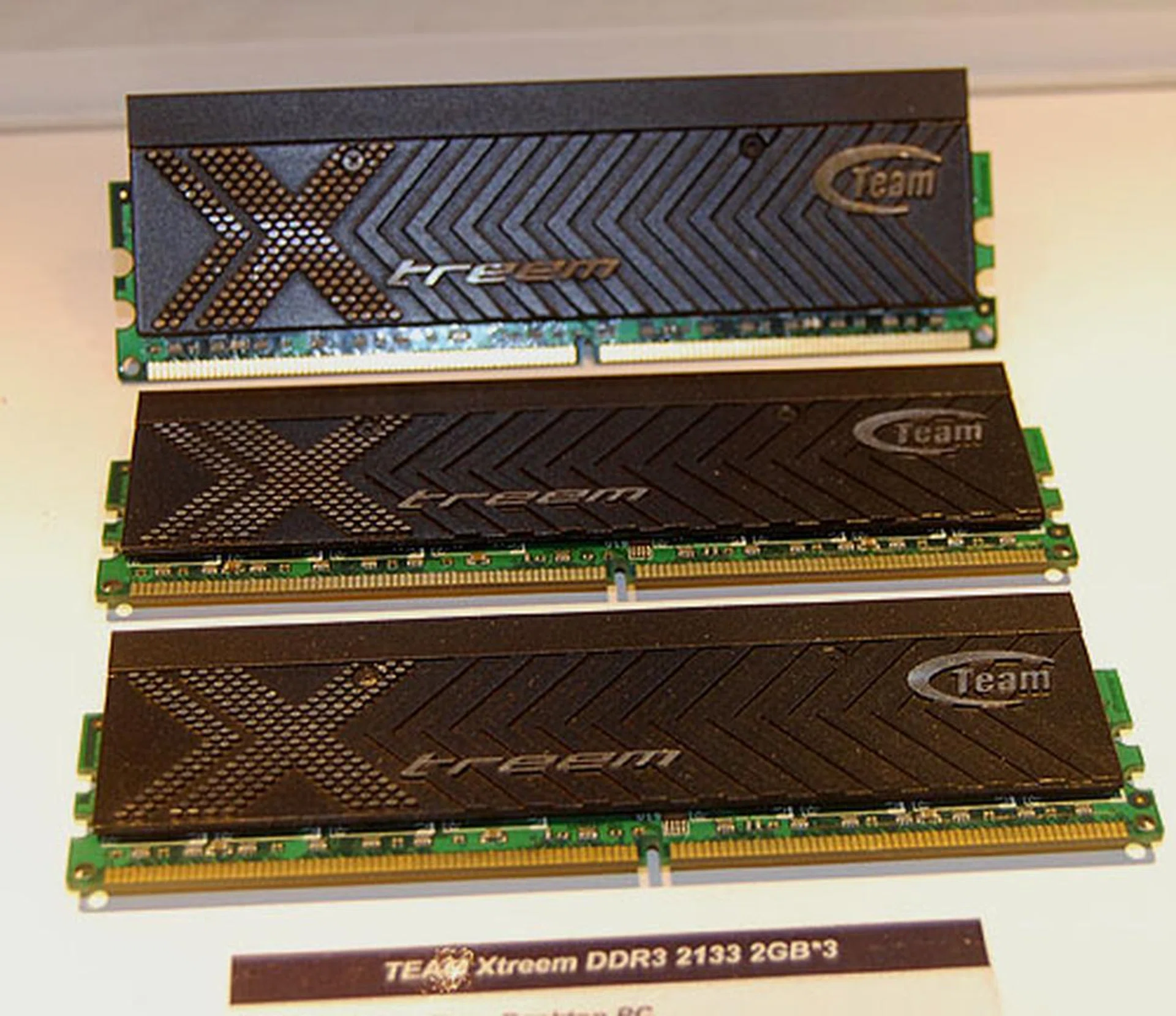  Team's Xtreem DDR3 memory is up to DDR3-2133, with triple channel kits available. Latency is at a decent 9-9-9-24.  