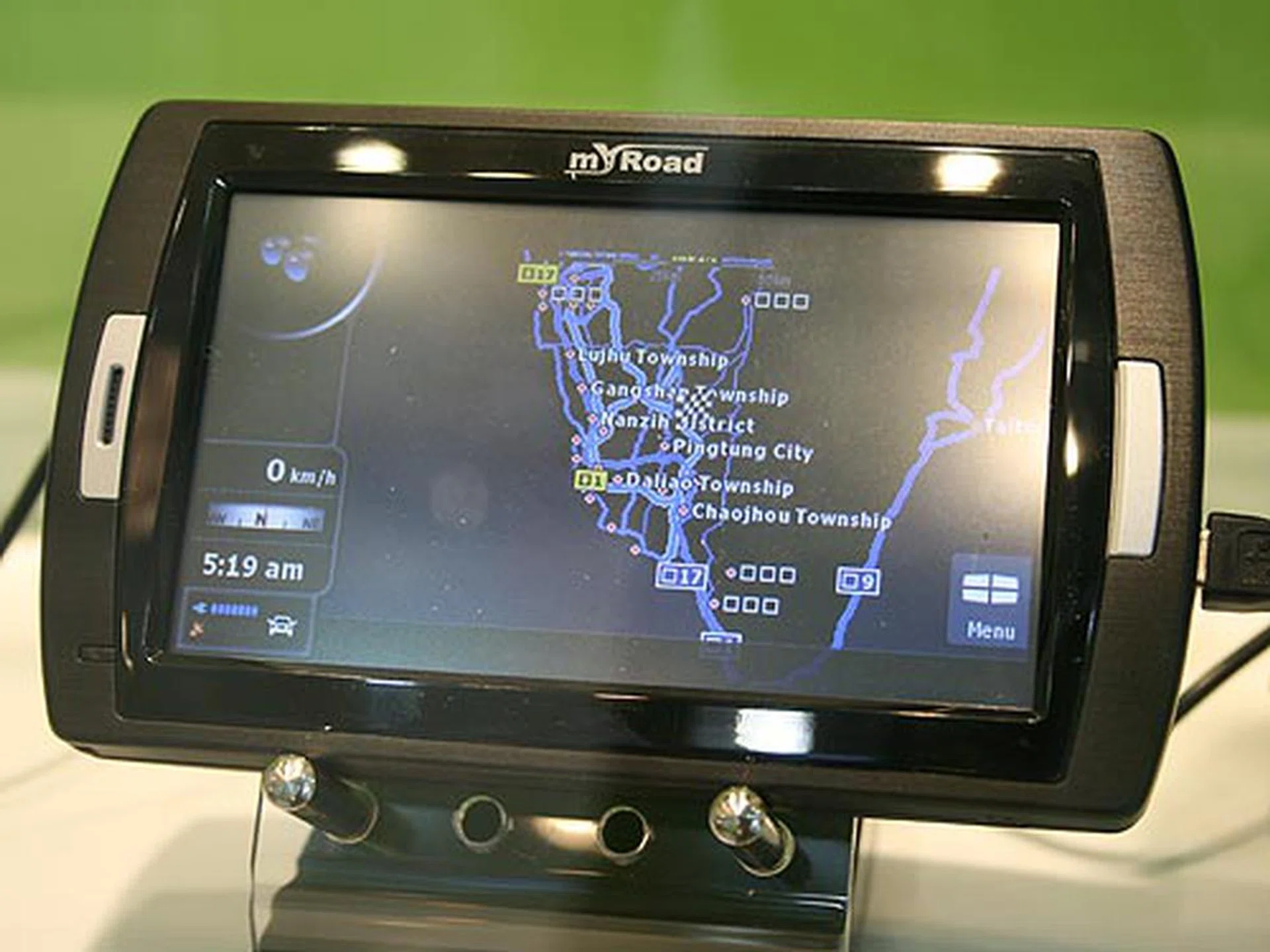 Another personal navigation device from MSI featuring voice navigation and real time traffic information via its built-in TMC module. This gadget comes with a 4.3-inch TFT touch screen with configurable on-board NAND Flash ROM of up to 2GB. It is also equipped with Bluetooth for hands-free mode operation.  