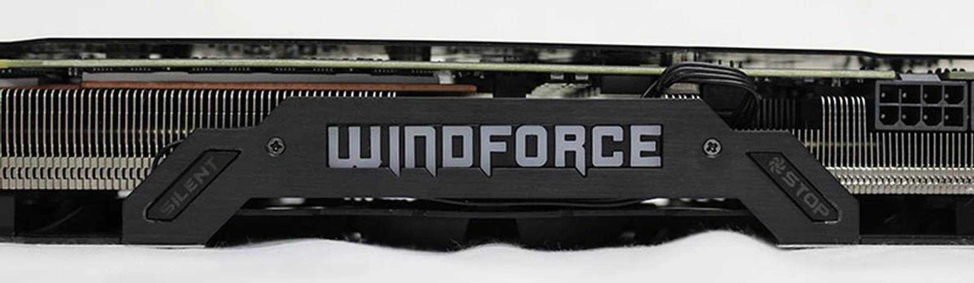 Both "Silent" and "Stop" indicators will light up when the fans are at rest.