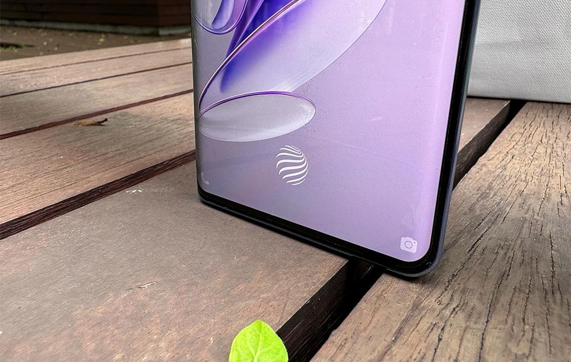 The fast and accurate in-display optical fingerprint sensor could be placed a little higher for better handling.