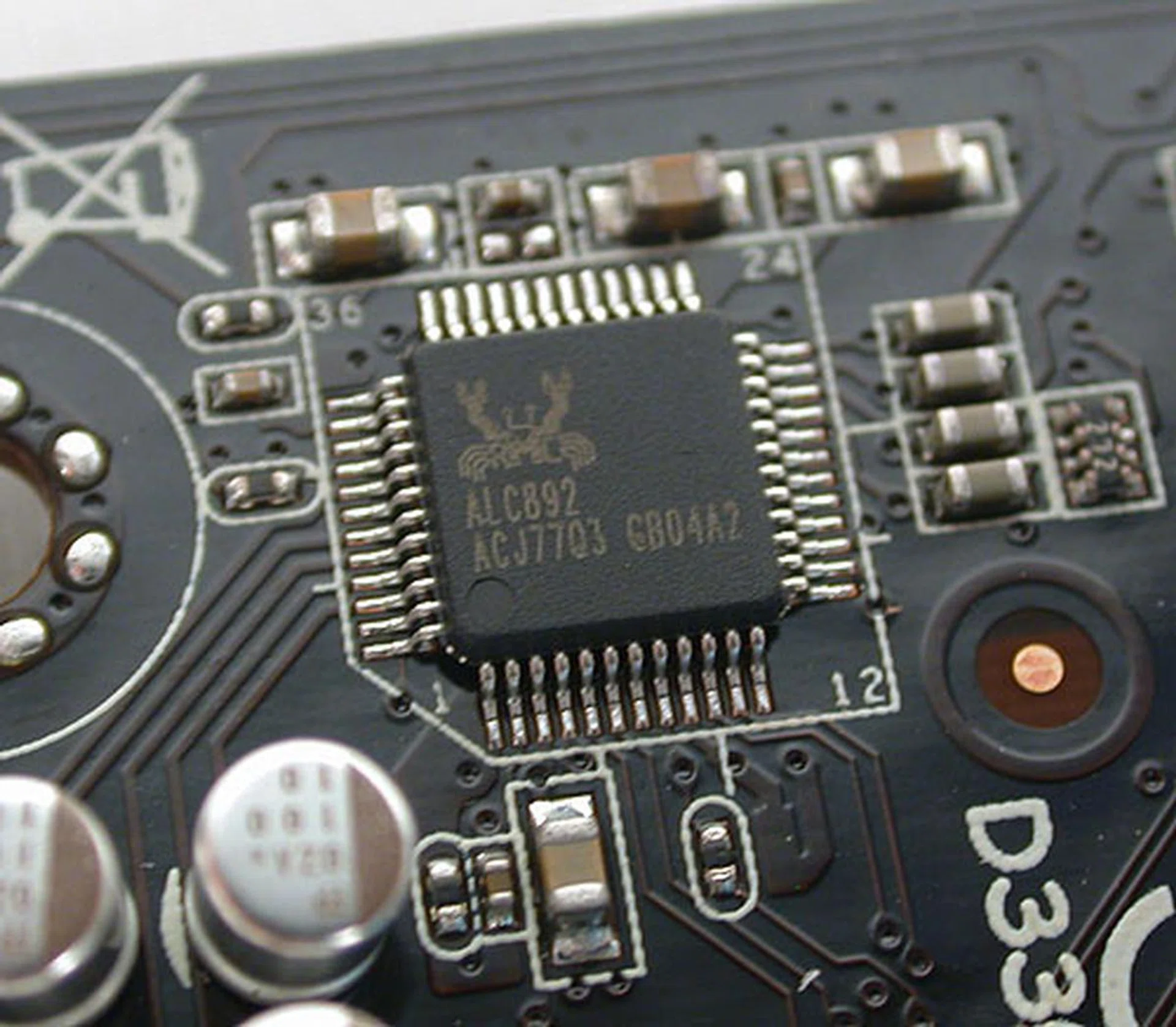 Practically the universal HD audio CODEC you'll find on most motherboards - Realtek's ALC892. 