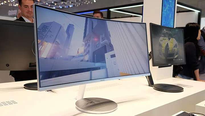 The 34-inch Samsung CF791.