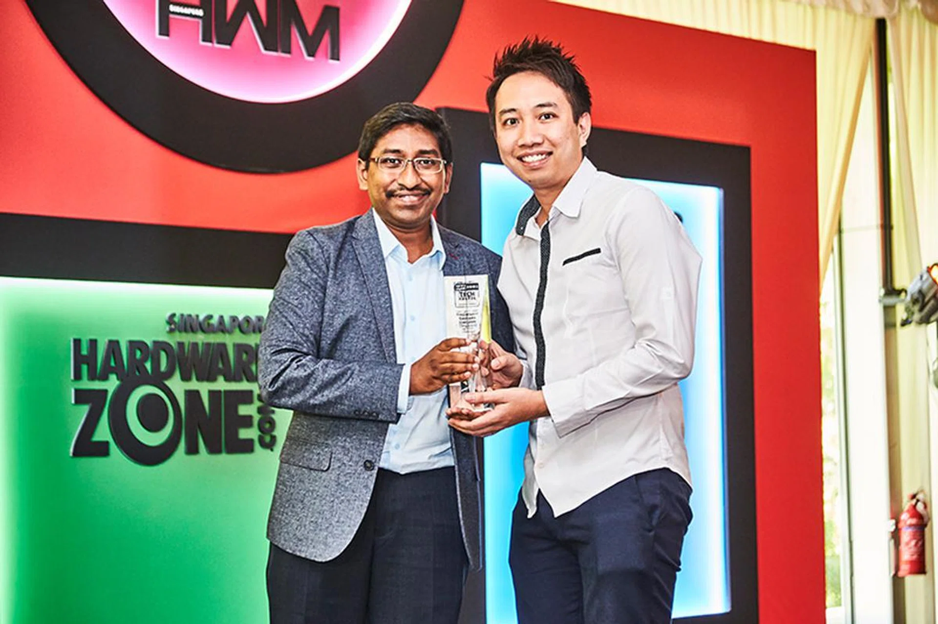 Challenger is once again voted by our readers as their favorite local consumer electronics chain store. Accepting the award here is Mr. Reno Chow from Challenger.