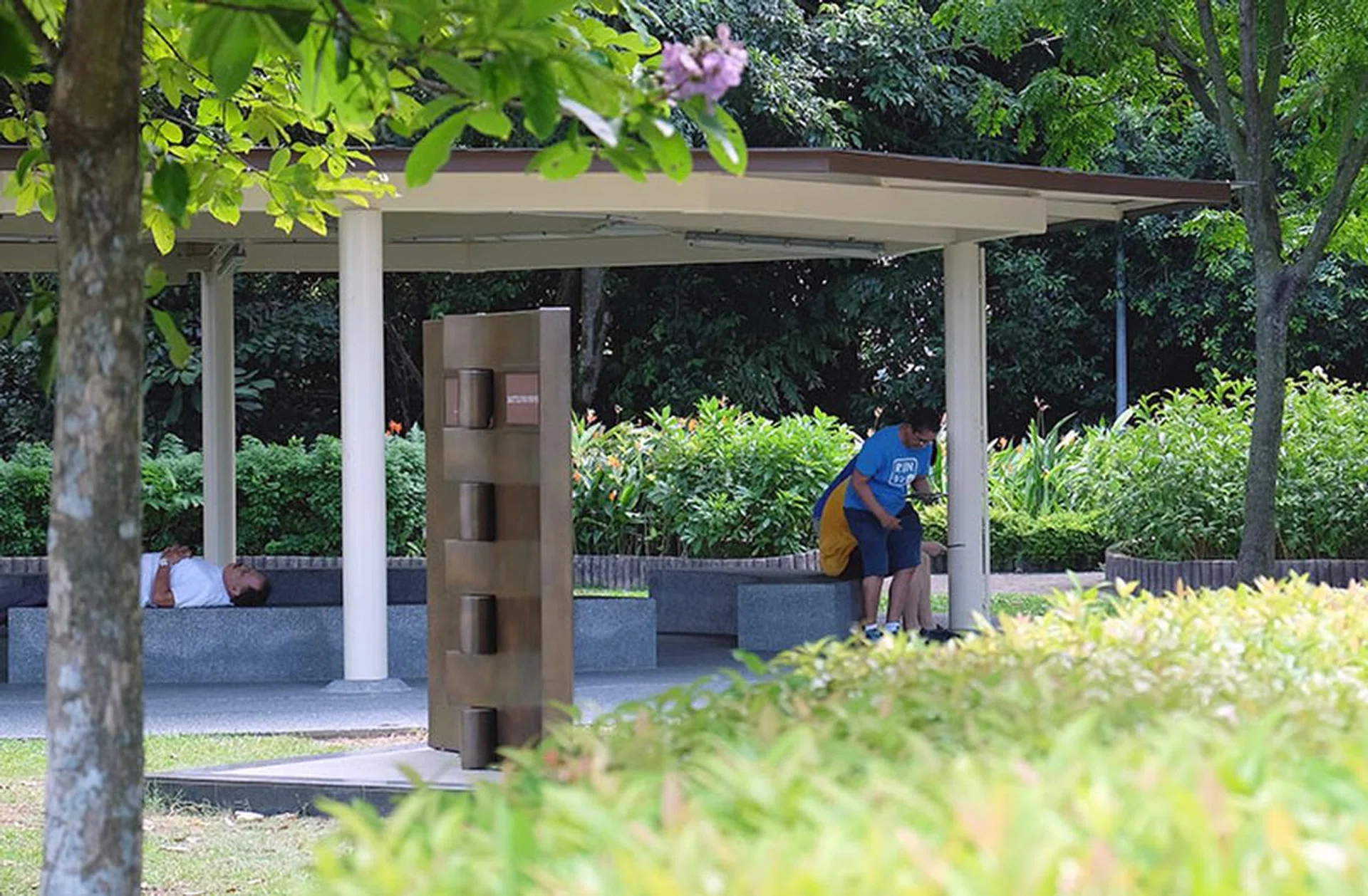 We were not alone, these players were camping out at the pavilion, happily catching Magmars, I suspect.