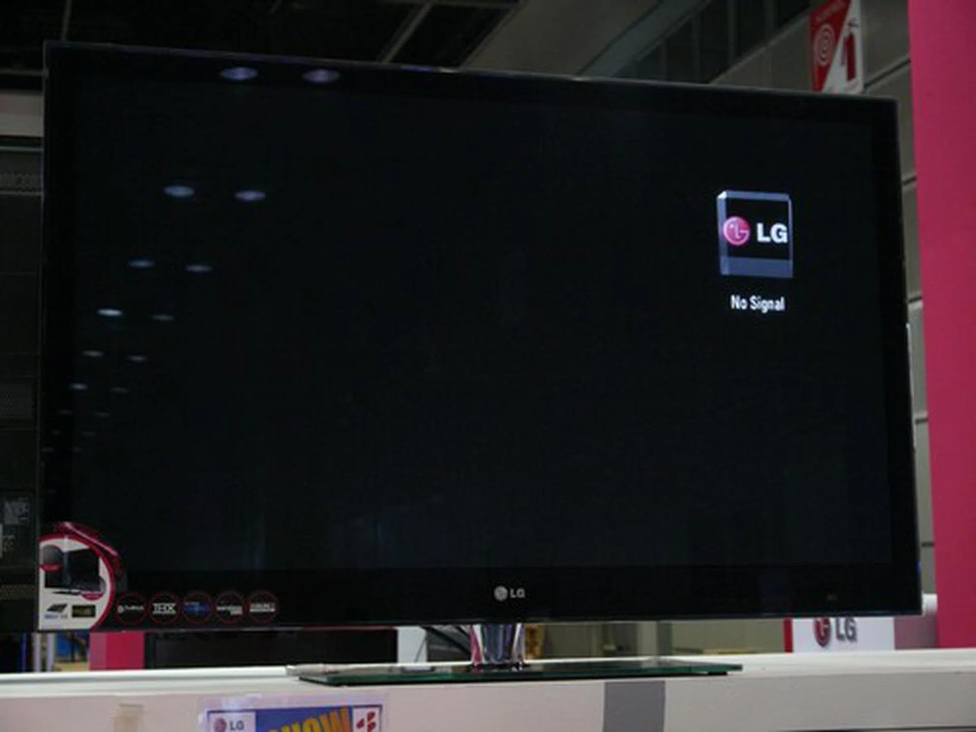 Fancy plasma instead? This 50" Full HD PK950 Plasma TV usual price is $3499 but it's going for $3099 at the PC Show.