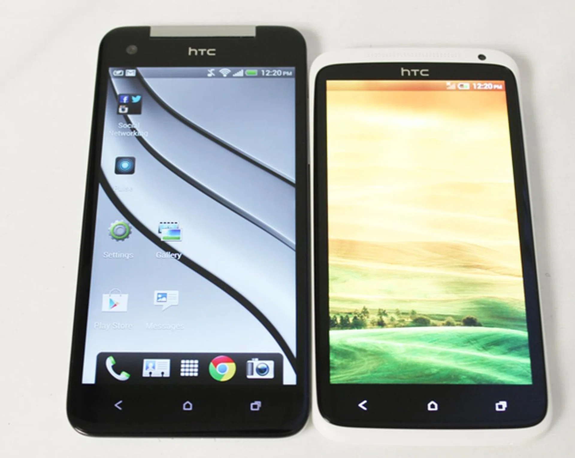 Does this picture remind you of another fruity phone? The HTC Butterfly (left) is just slightly longer and wider than the One X (right).