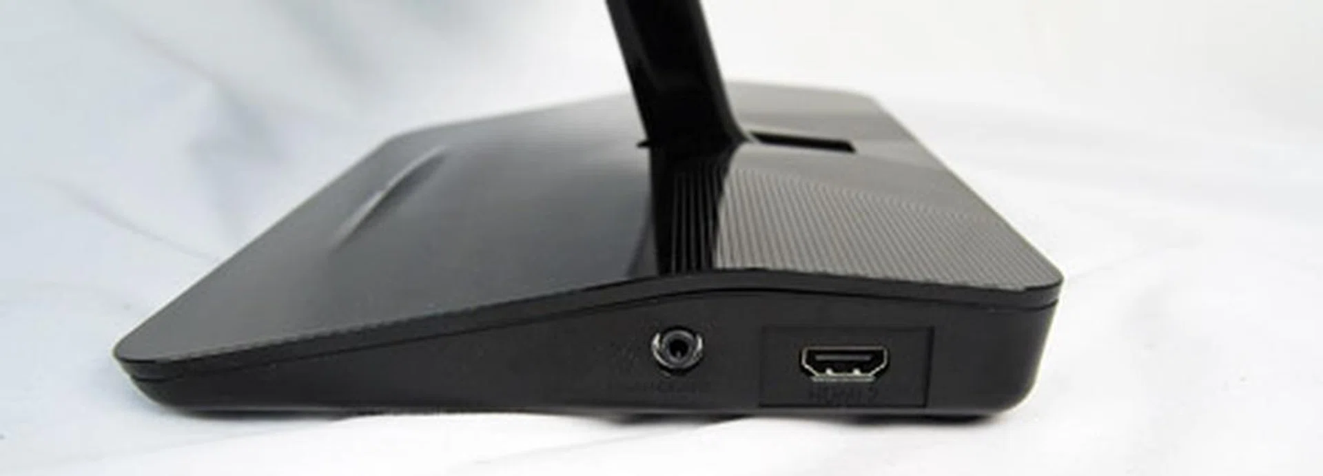 An extra HDMI port and the 3.5mm port can be found on the side of the base.