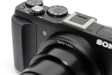 The grip on the front does help you to handle the camera confidently, but the back thumb rest could have been improved upon.