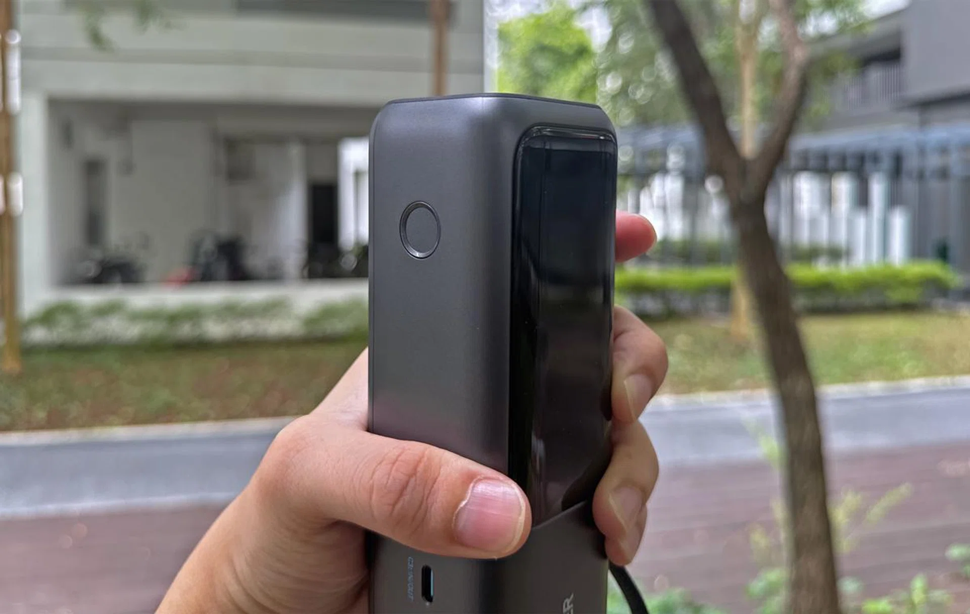 Anker 25,000mAh Power Bank (165W, Built-In and Retractable Cables). Photo: HWZ.