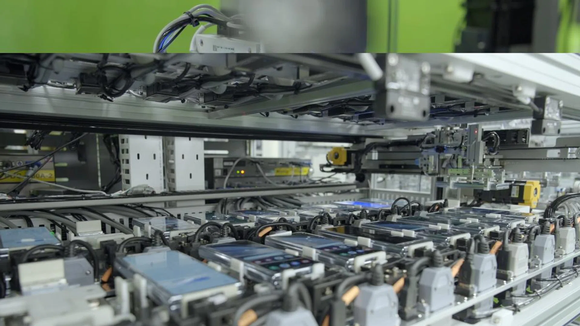 Samsung's assembly and cutting machines are extremely precise, with almost no room for delay or errors.